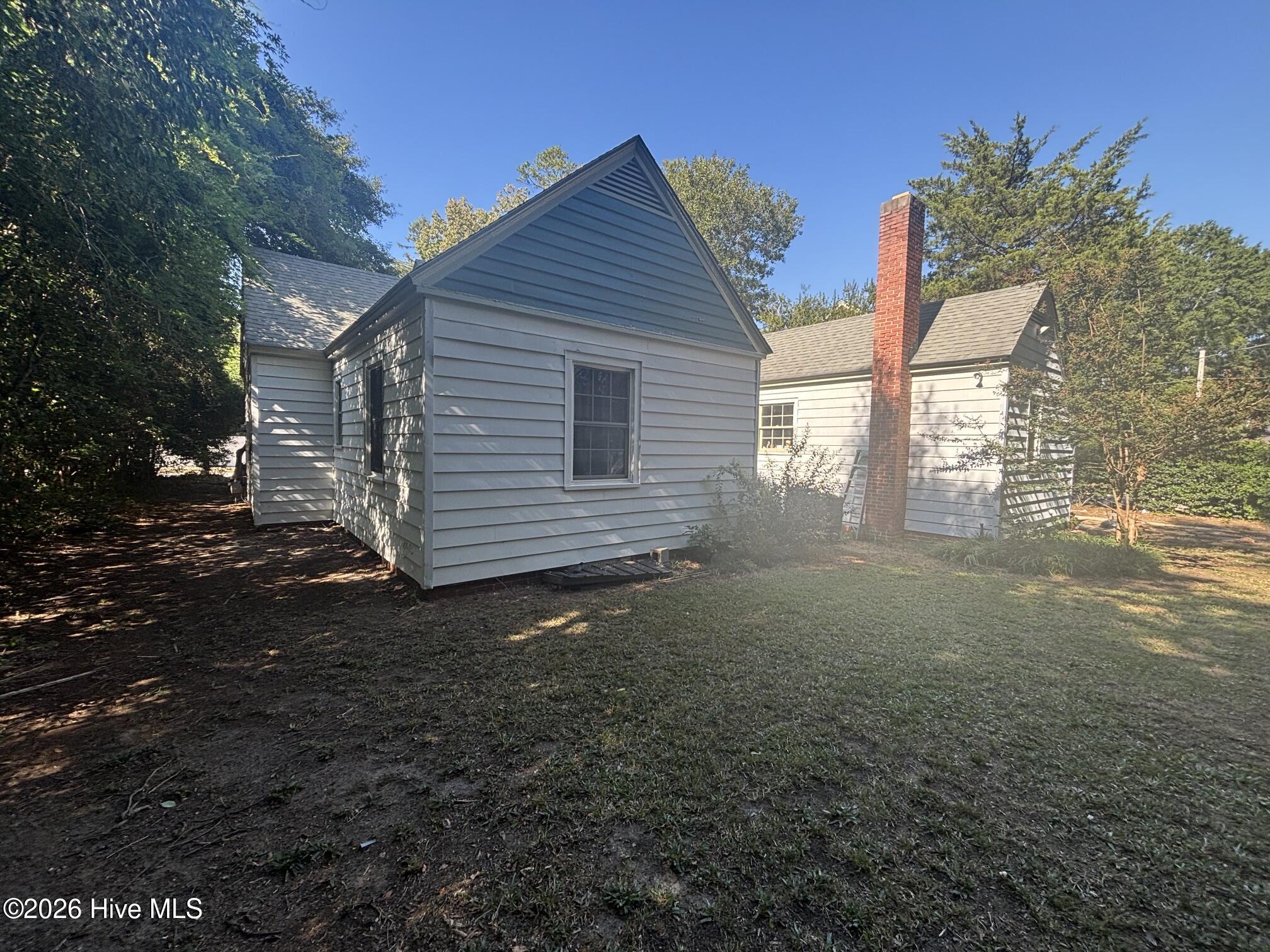 112 Raleigh Road Parkway N Property Photo 8