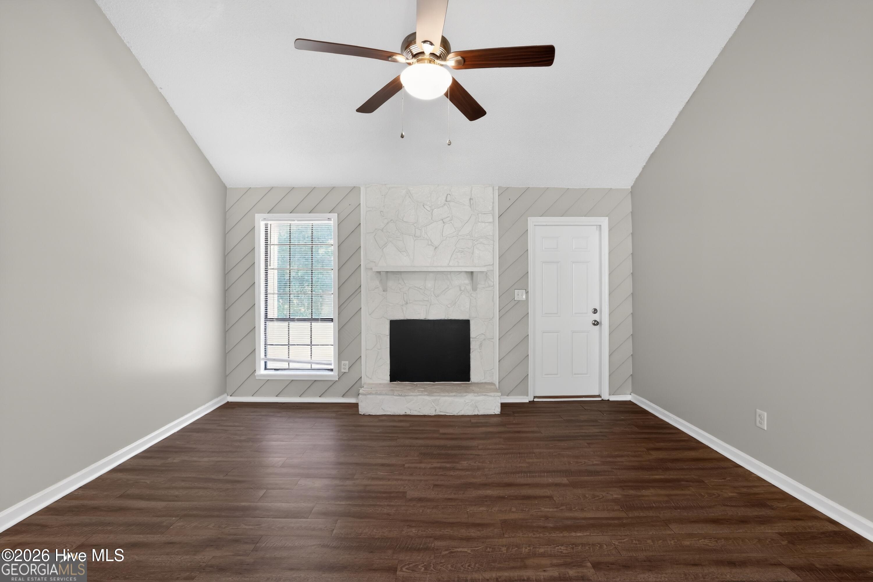 3016 Mistletoe Avenue Property Photo 4