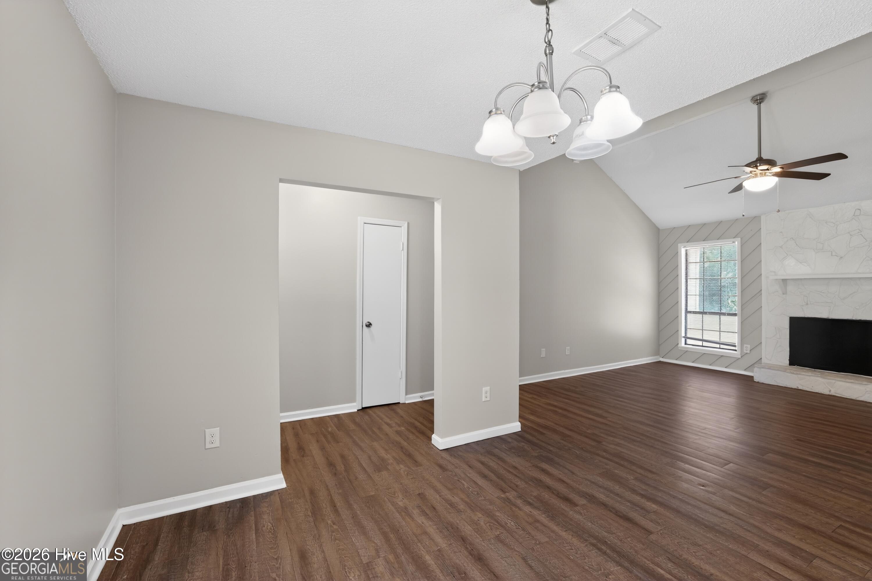 3016 Mistletoe Avenue Property Photo 5
