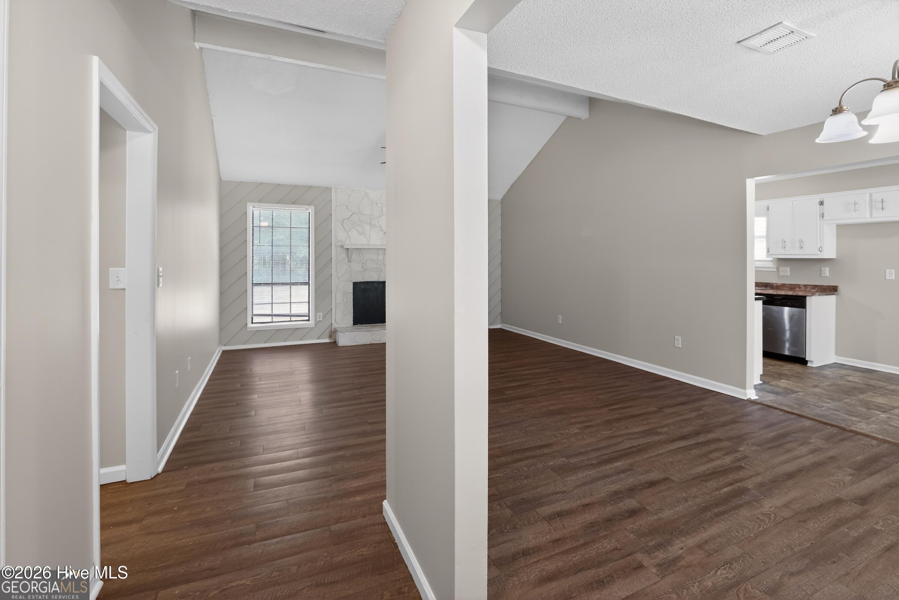 3016 Mistletoe Avenue Property Photo 6