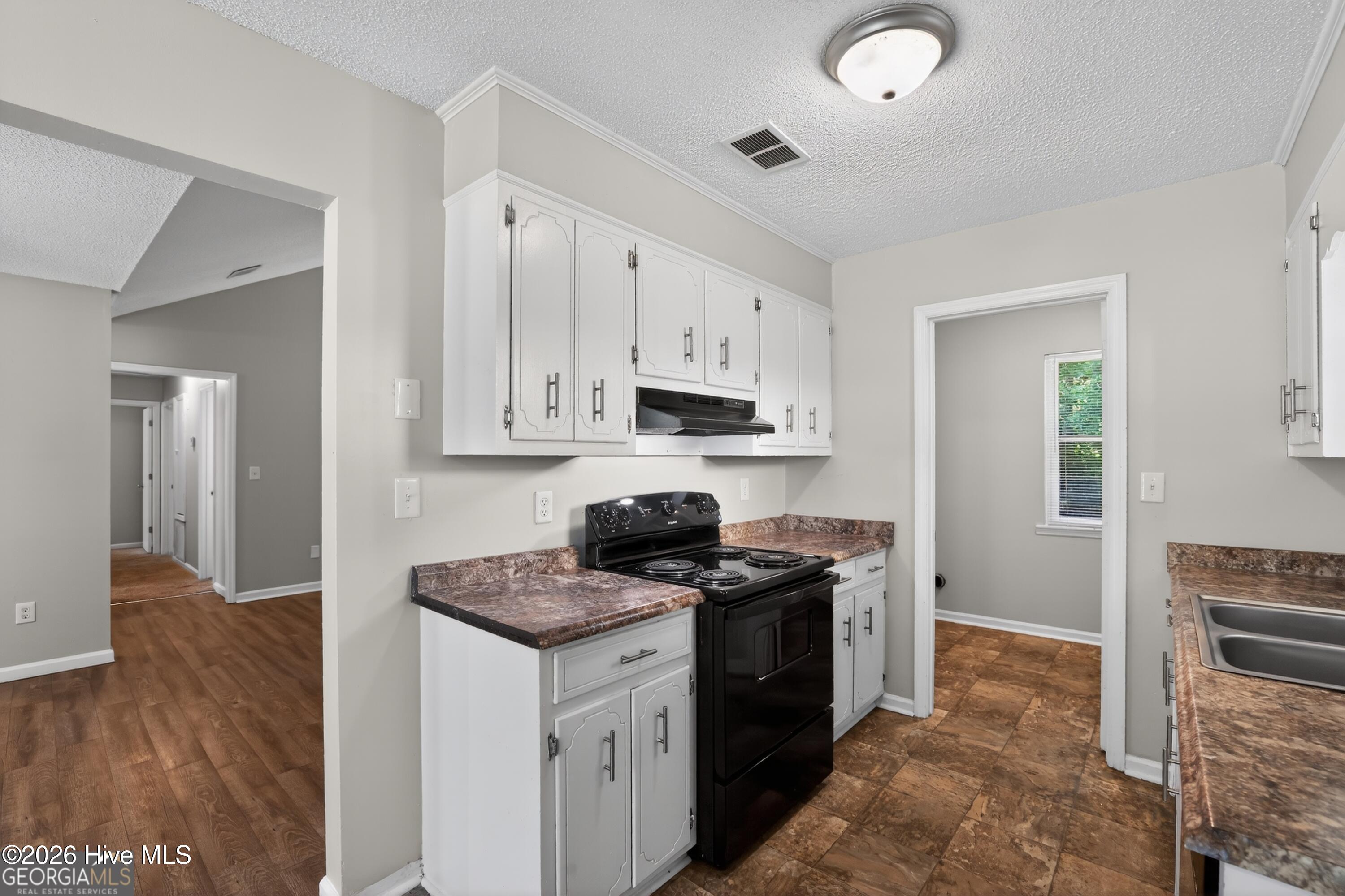 3016 Mistletoe Avenue Property Photo 9