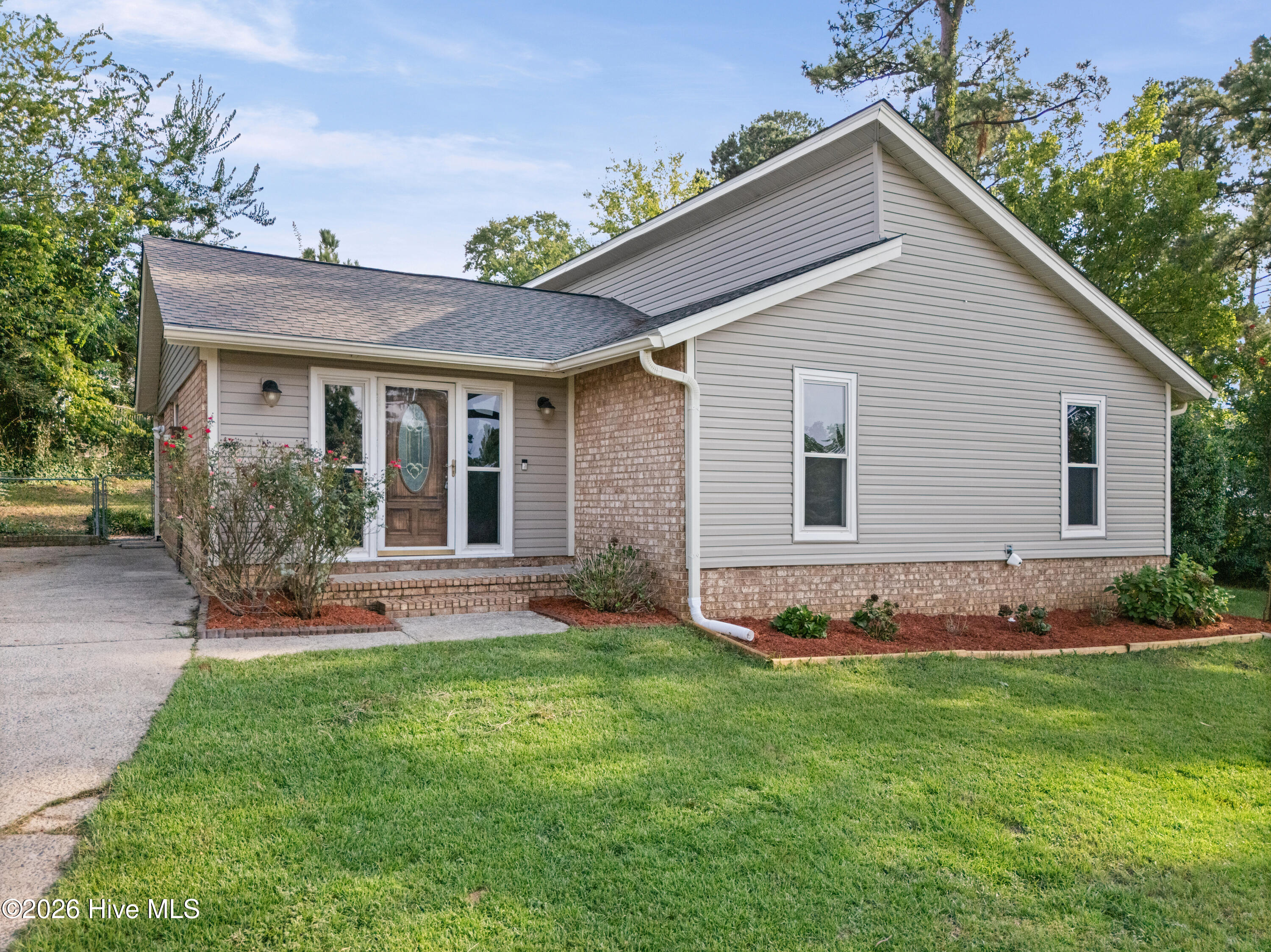 309 E Wynngate Drive E Property Photo 3
