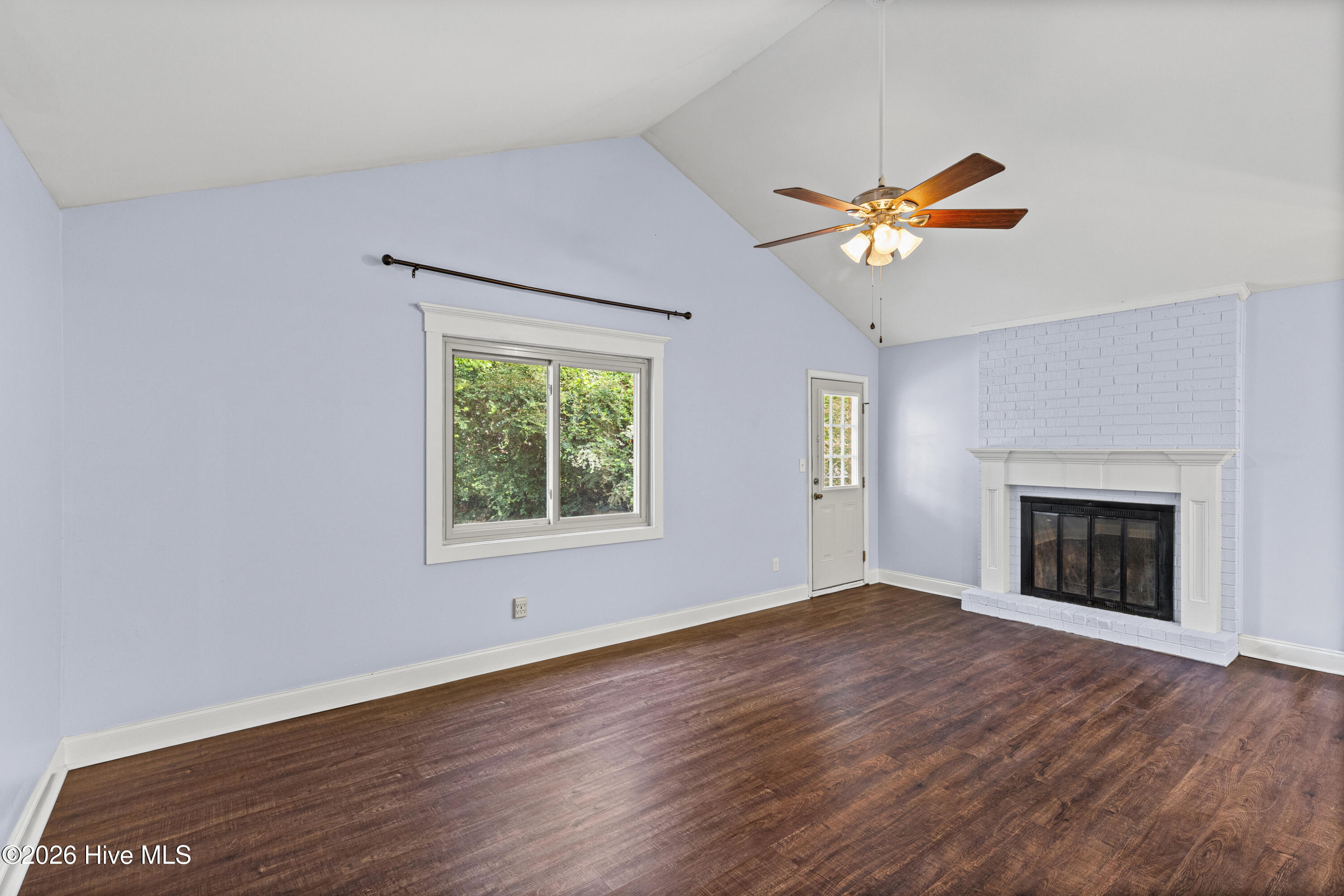 309 E Wynngate Drive E Property Photo 8