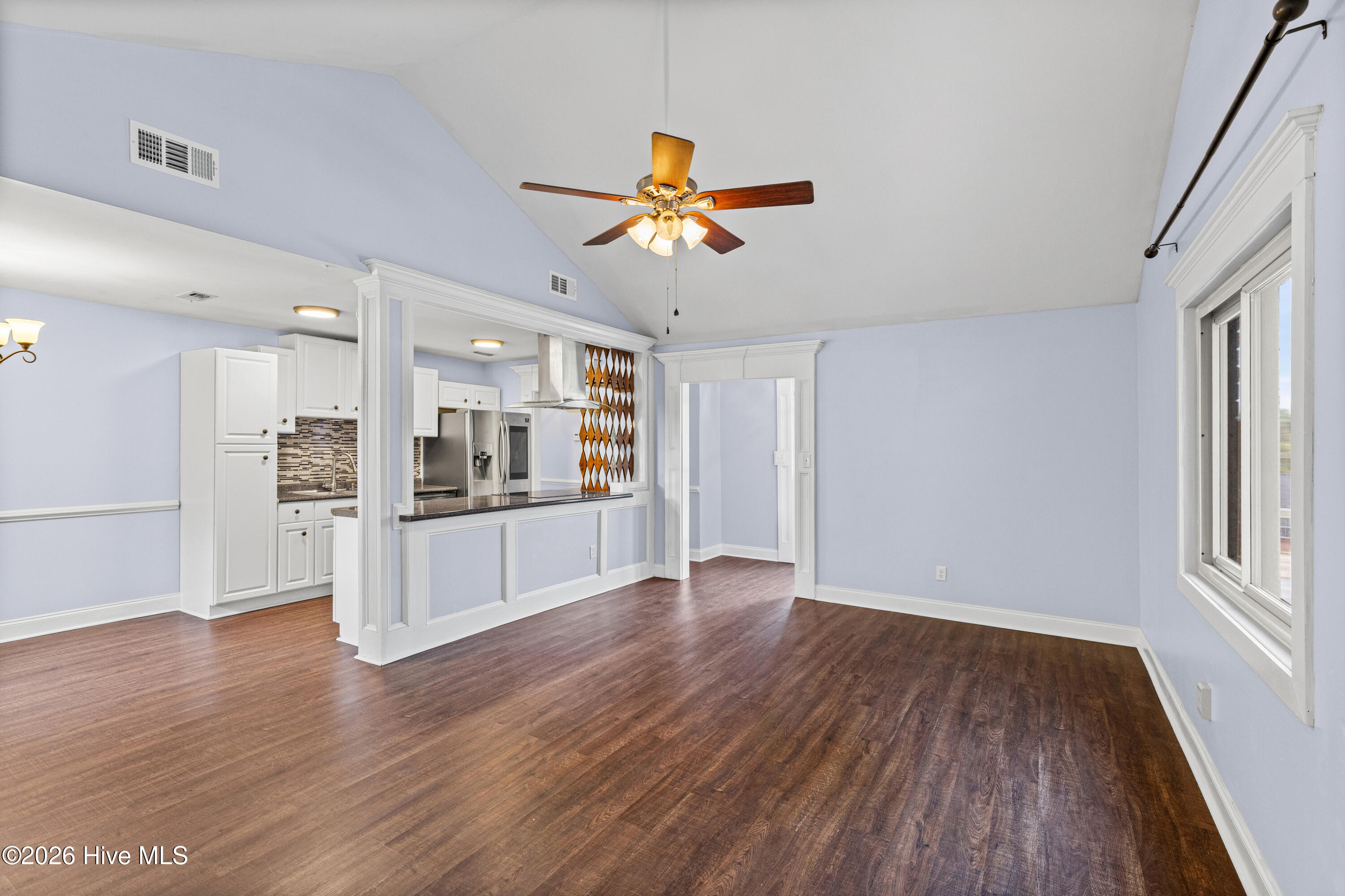 309 E Wynngate Drive E Property Photo 9