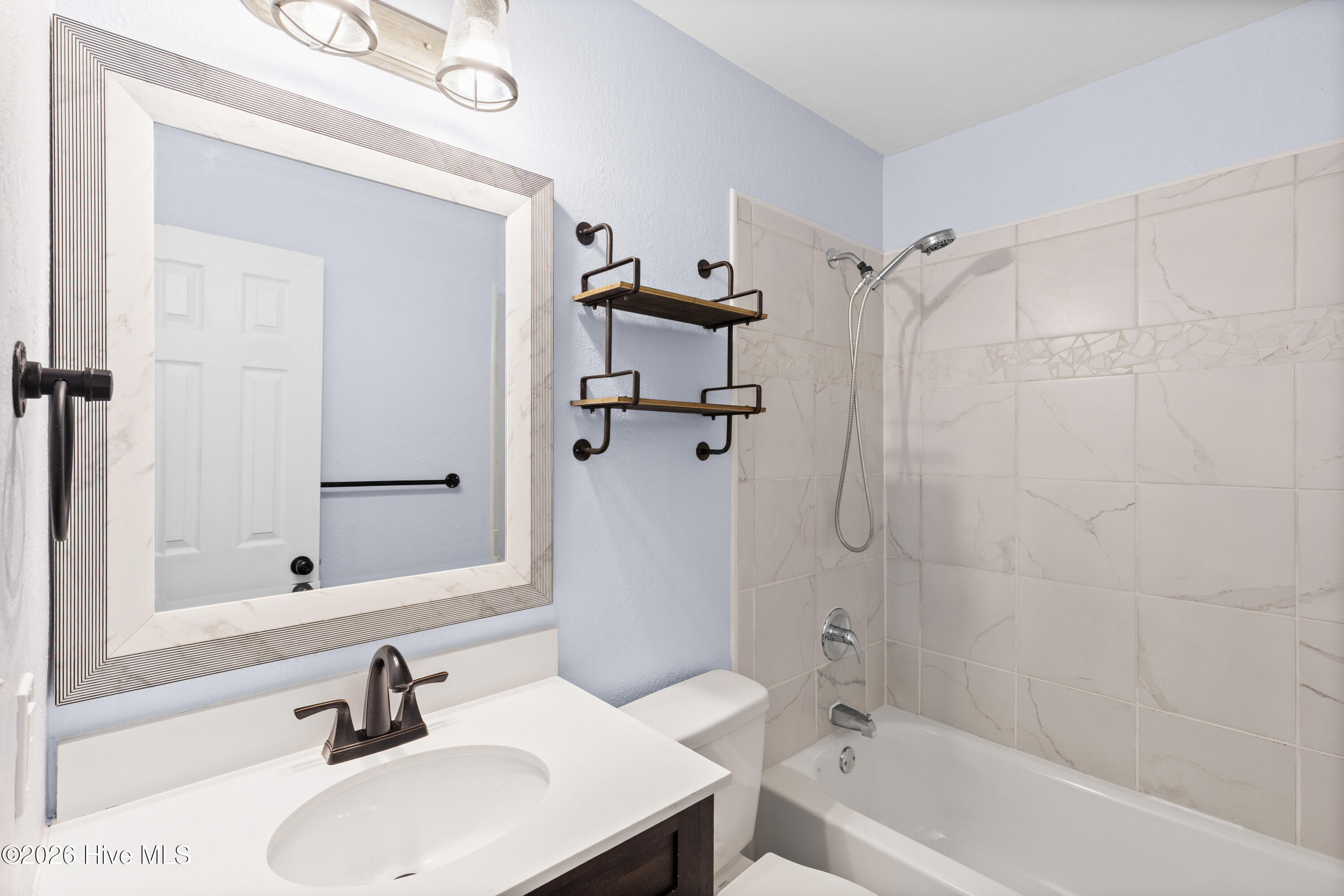 309 E Wynngate Drive E Property Photo 23