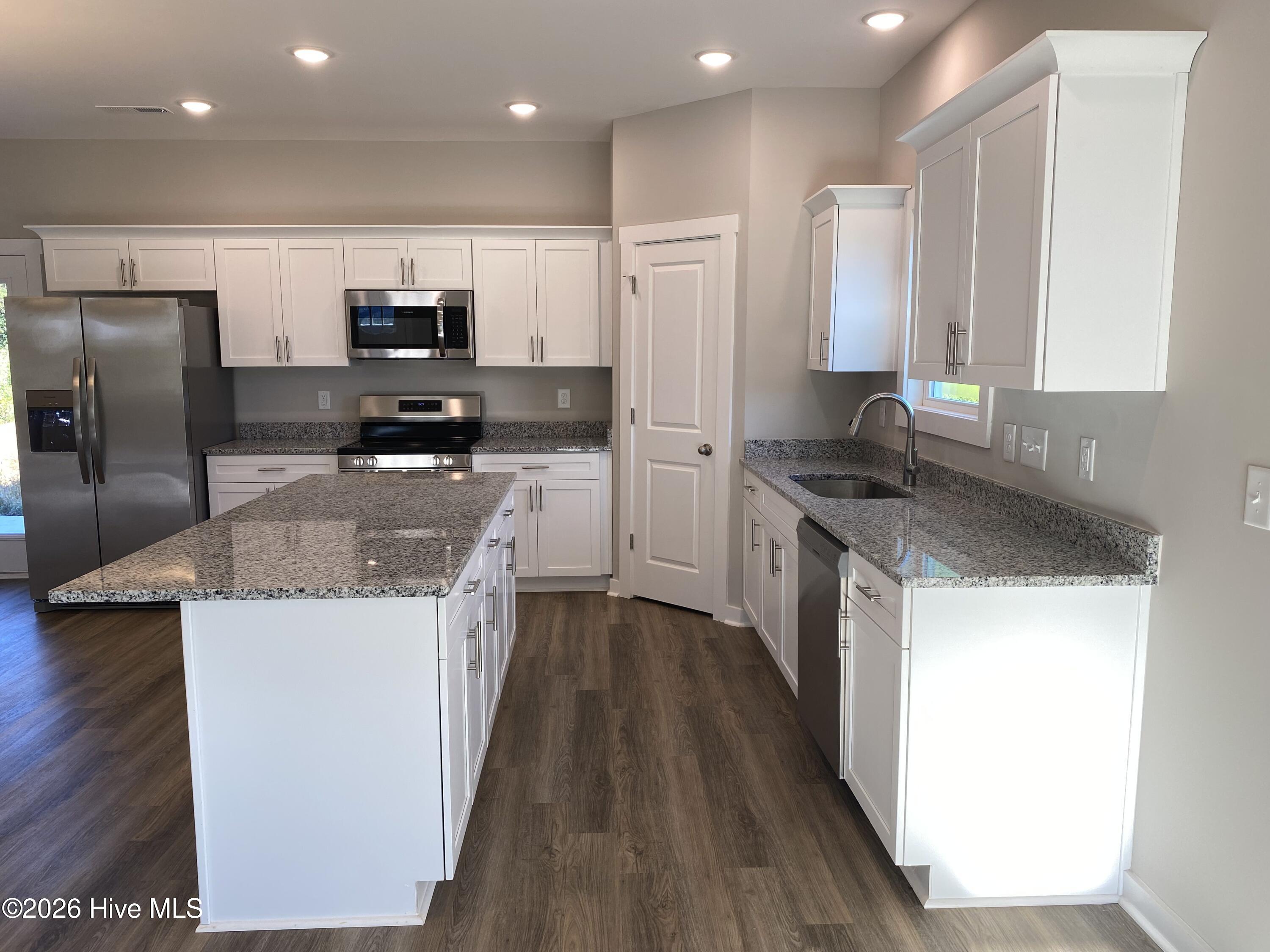 1175 Scarlet Oak Road Property Photo 3