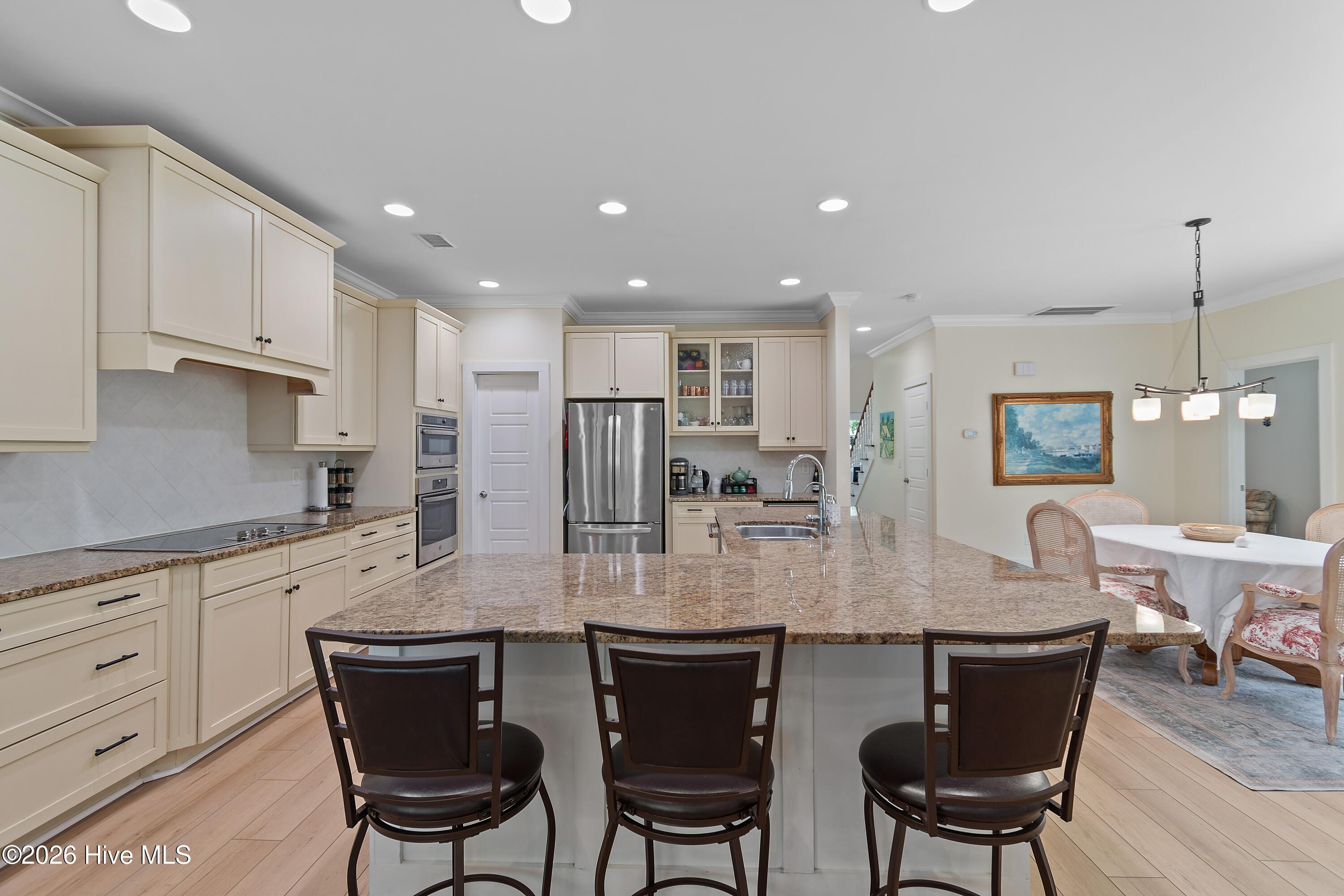 634 Ashbury Drive Se Property Photo 4