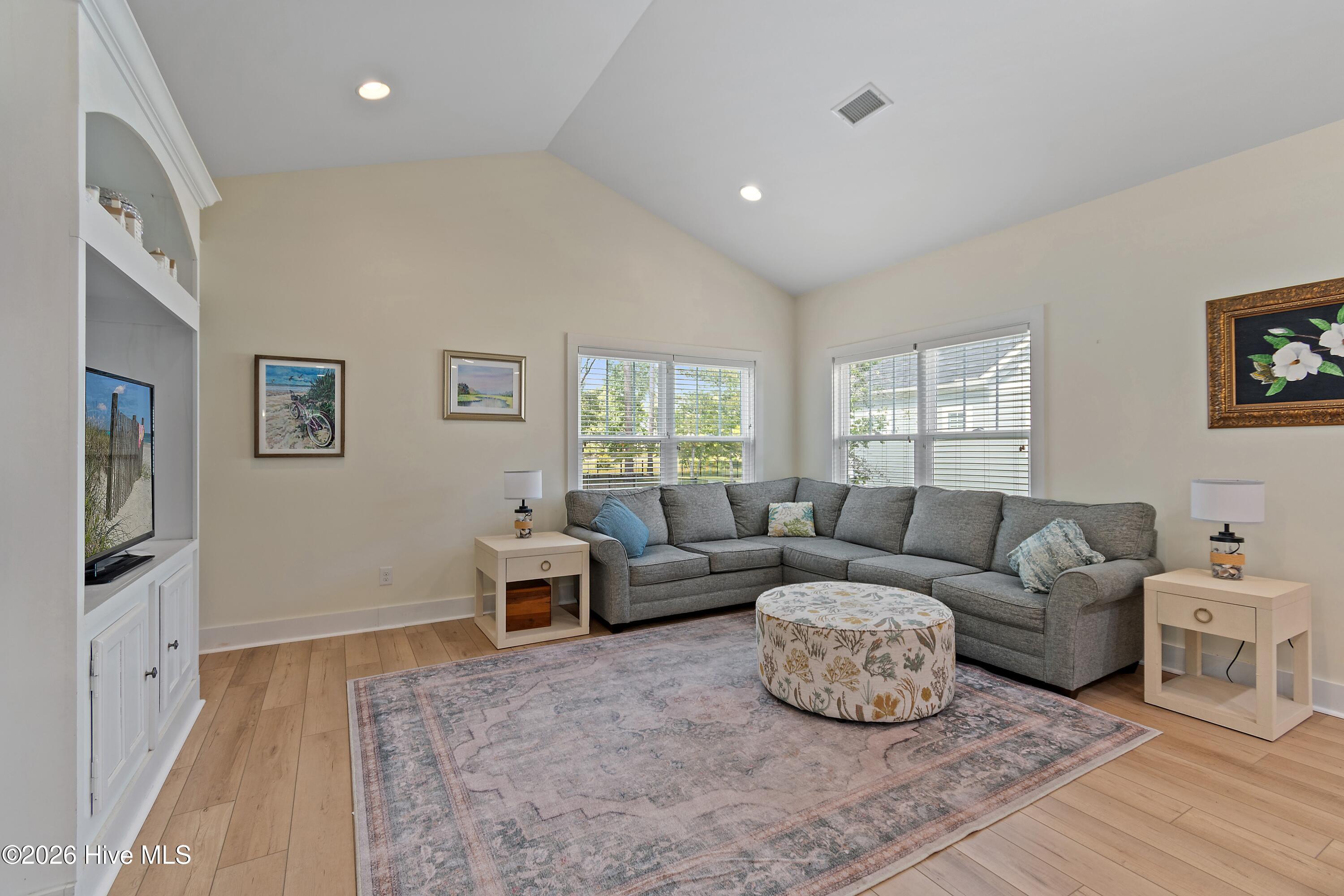 634 Ashbury Drive Se Property Photo 11