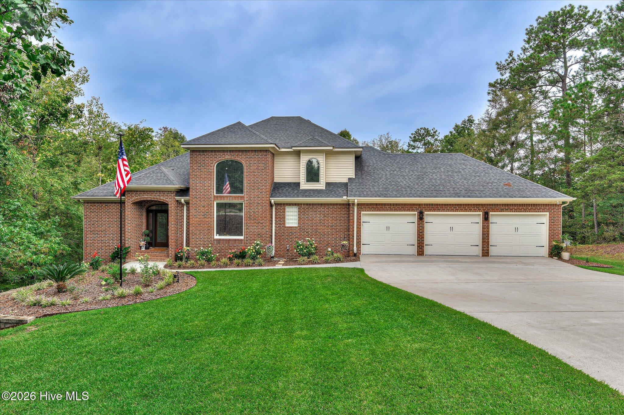 124 Waters Edge Drive Property Photo 1