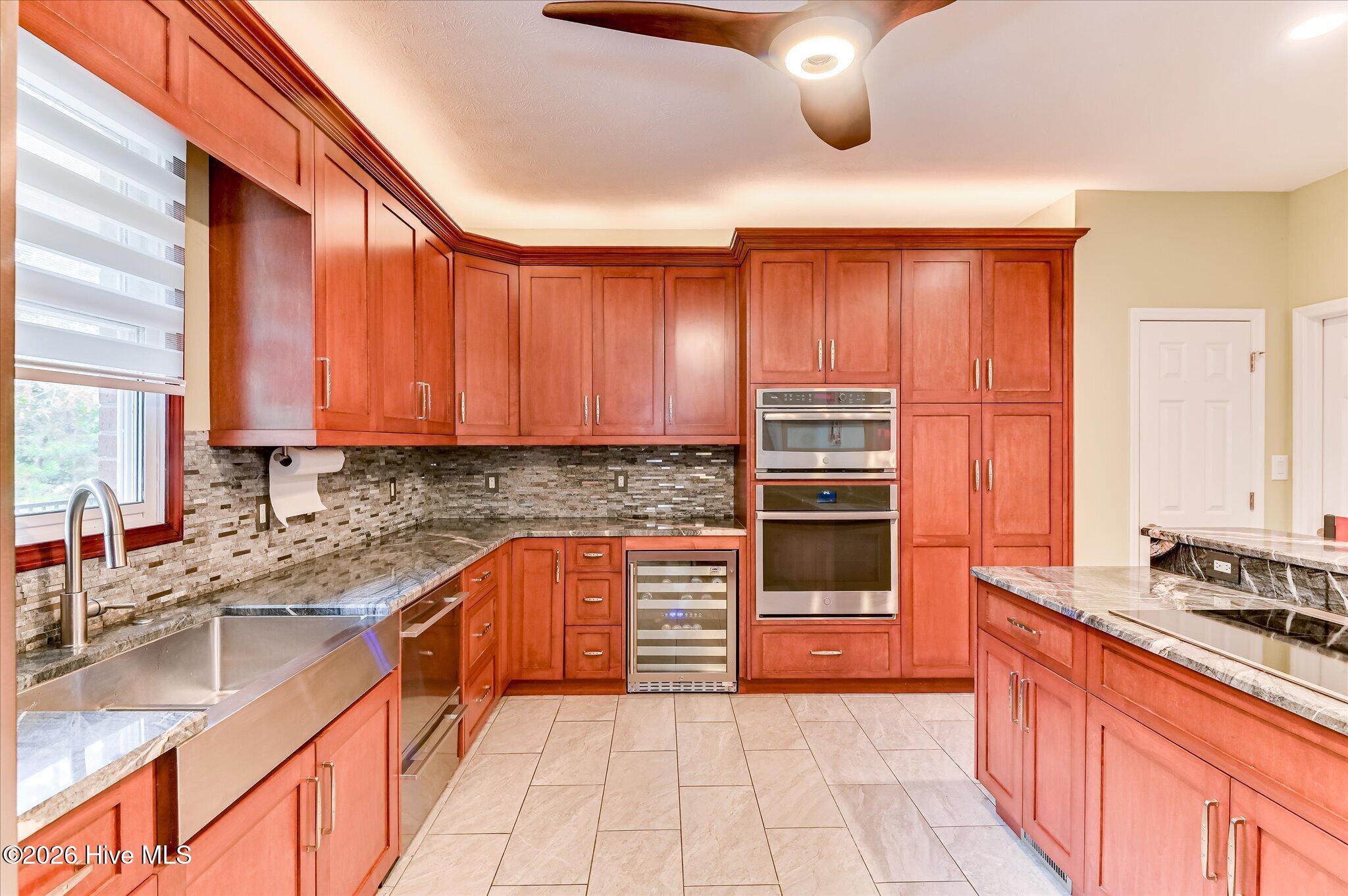 124 Waters Edge Drive Property Photo 13