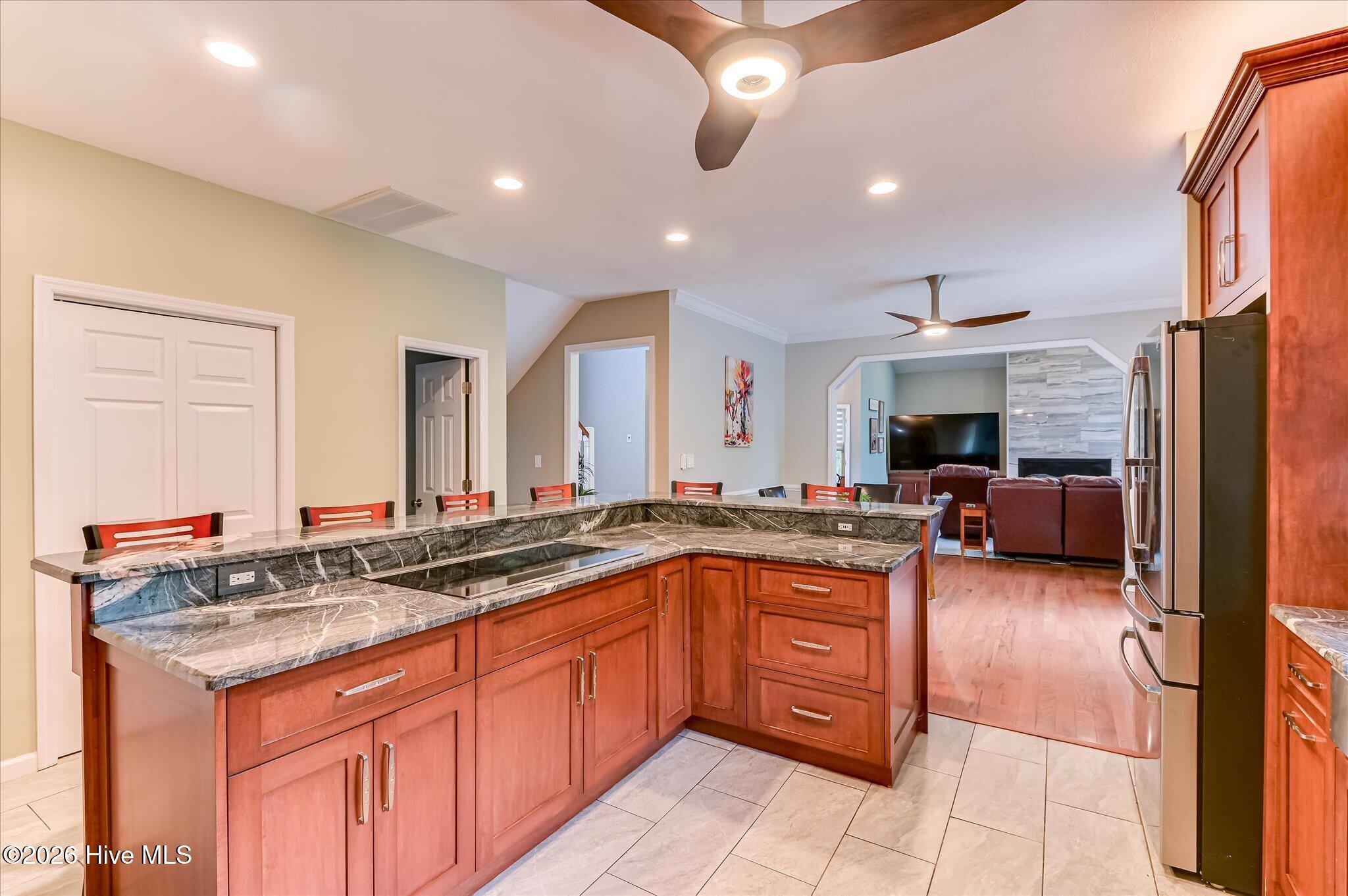 124 Waters Edge Drive Property Photo 15