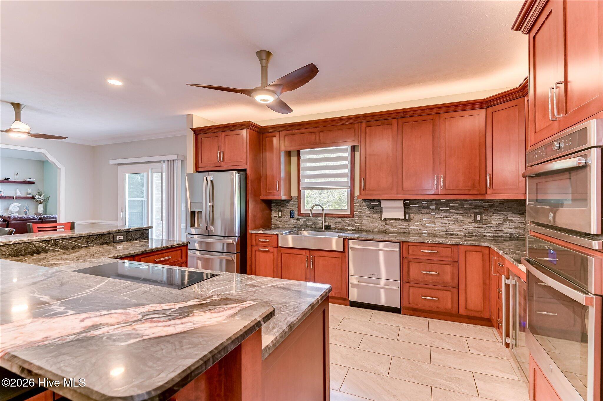 124 Waters Edge Drive Property Photo 16