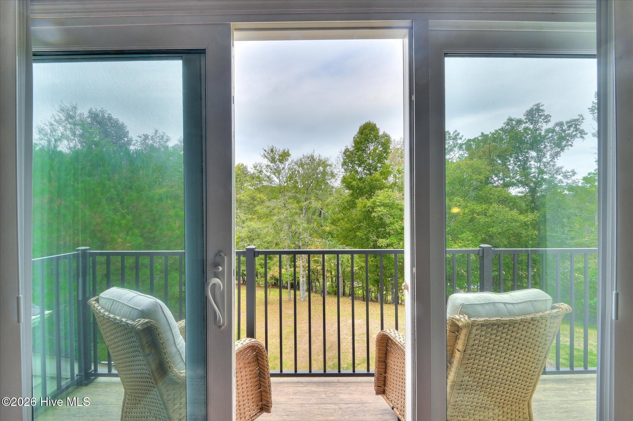 124 Waters Edge Drive Property Photo 28