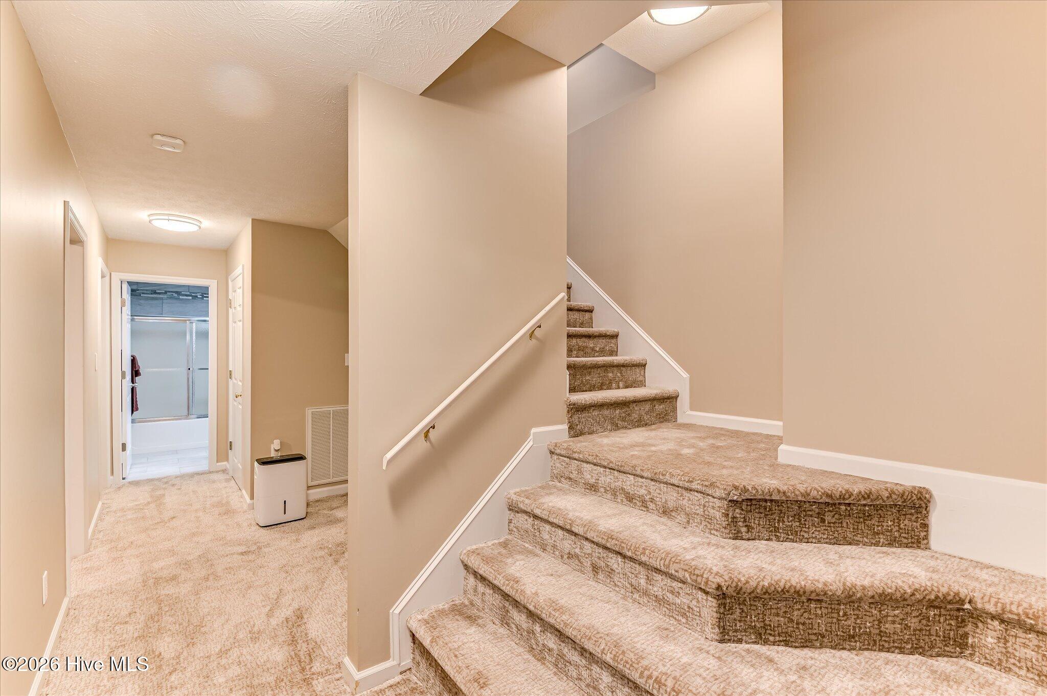 124 Waters Edge Drive Property Photo 29