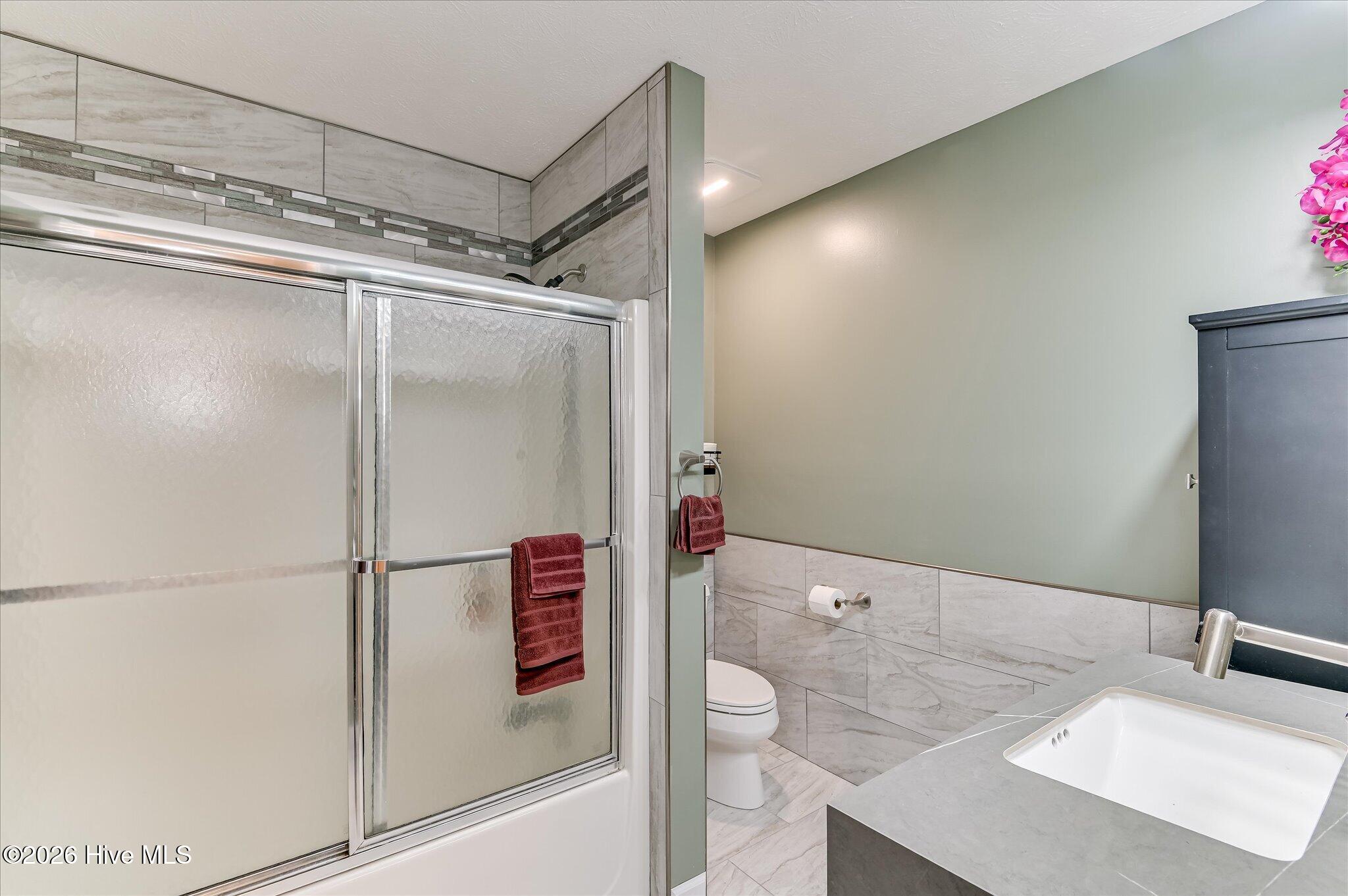 124 Waters Edge Drive Property Photo 35