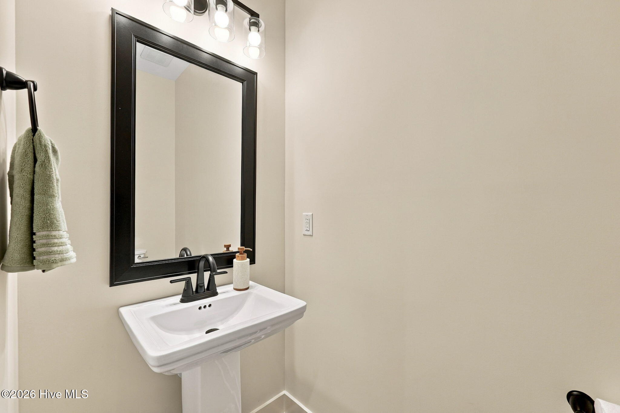 451 Thimbleberry Drive Property Photo 23