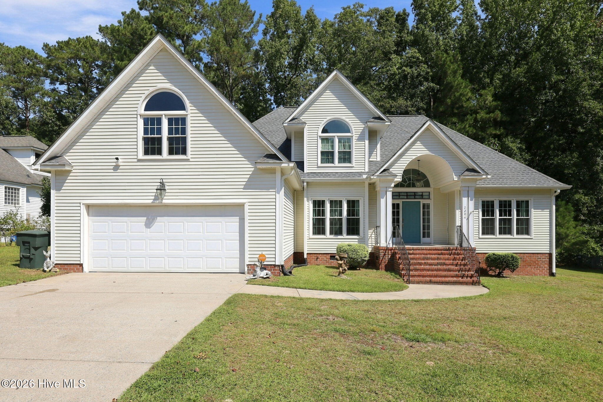 2204 Saddle Ridge Place Property Photo 2