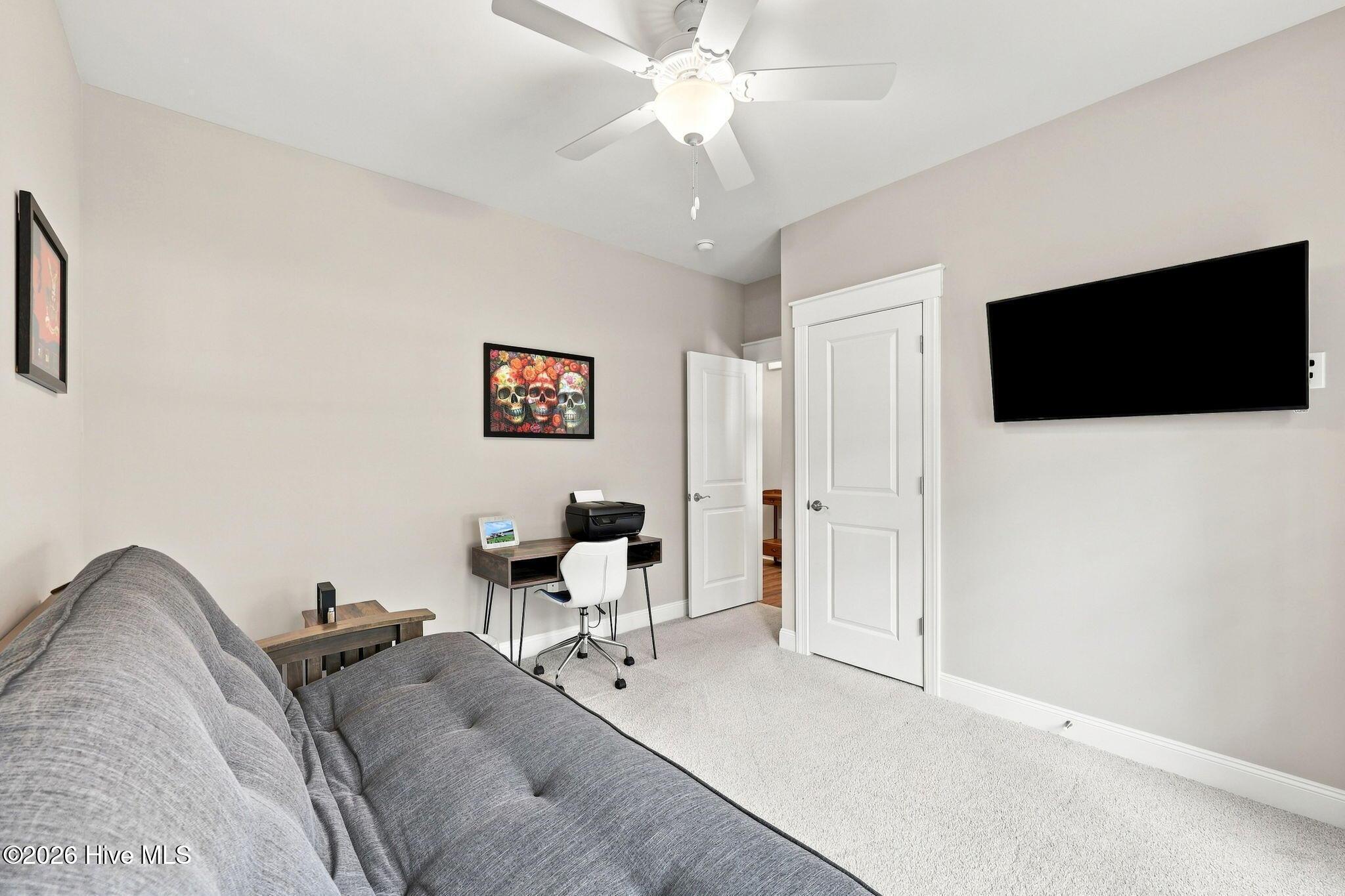 942 Greenbriar Drive Property Photo 7