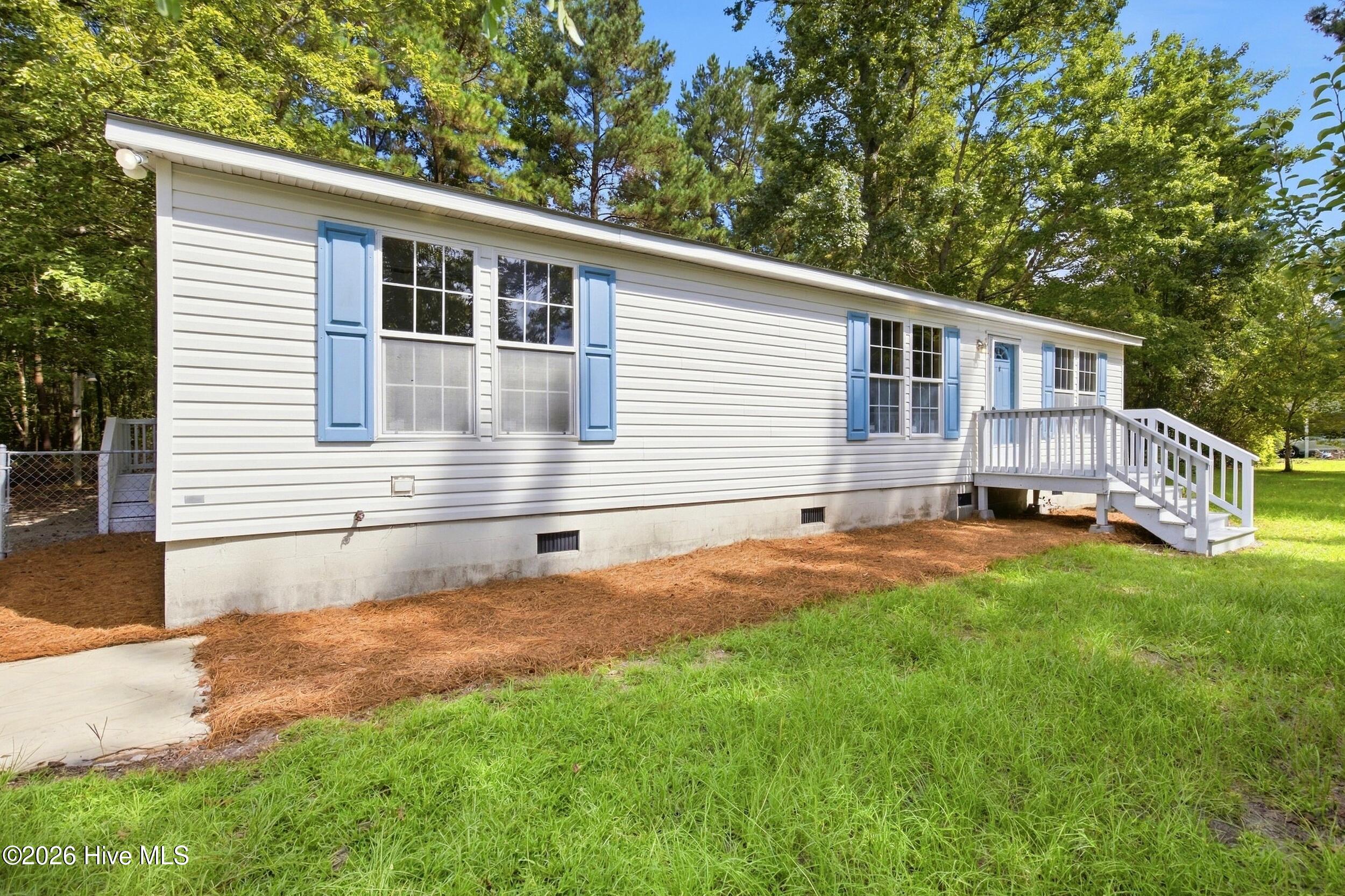 38 Thompson Court Property Photo 2