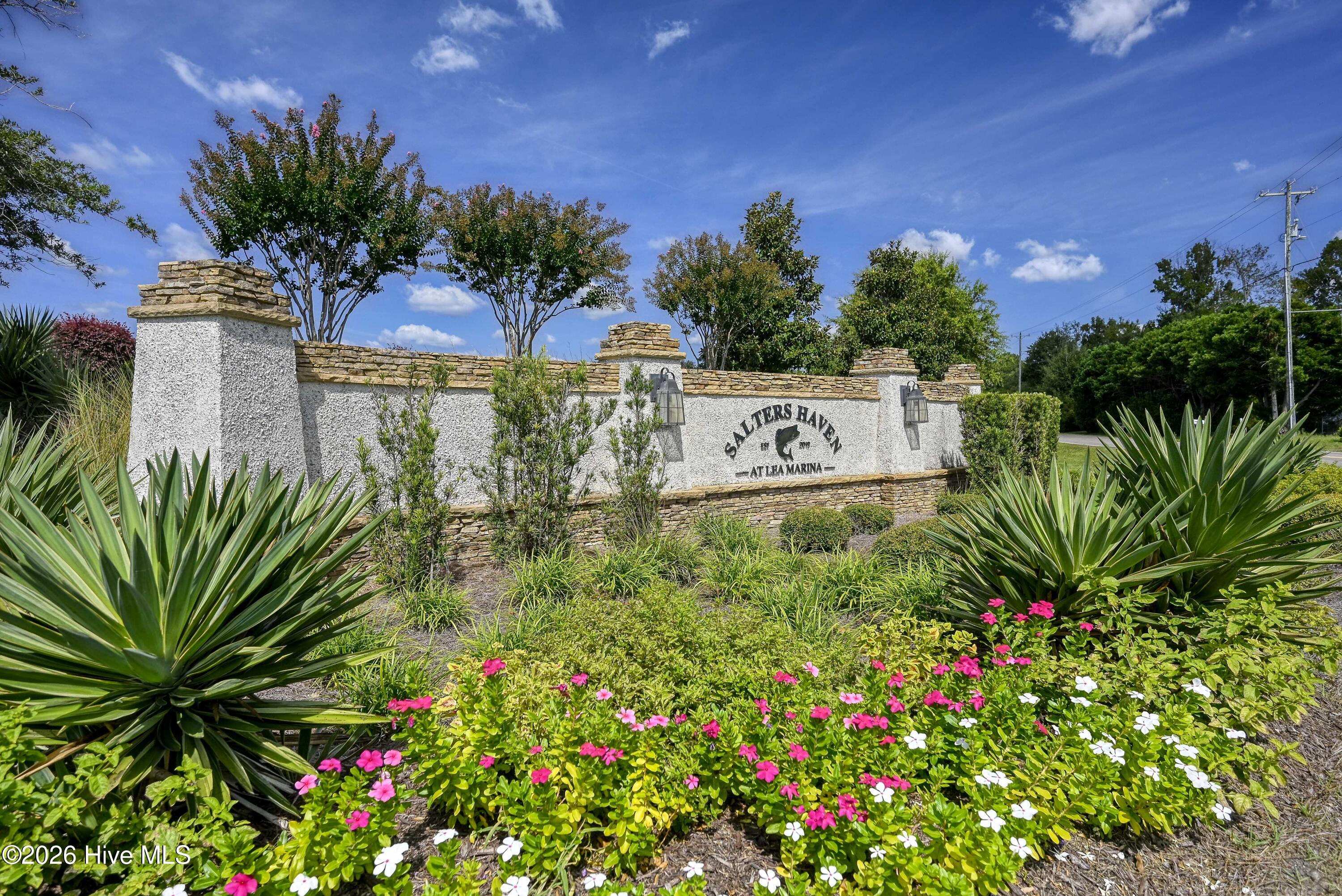 112 W Keel Drive Property Photo 3
