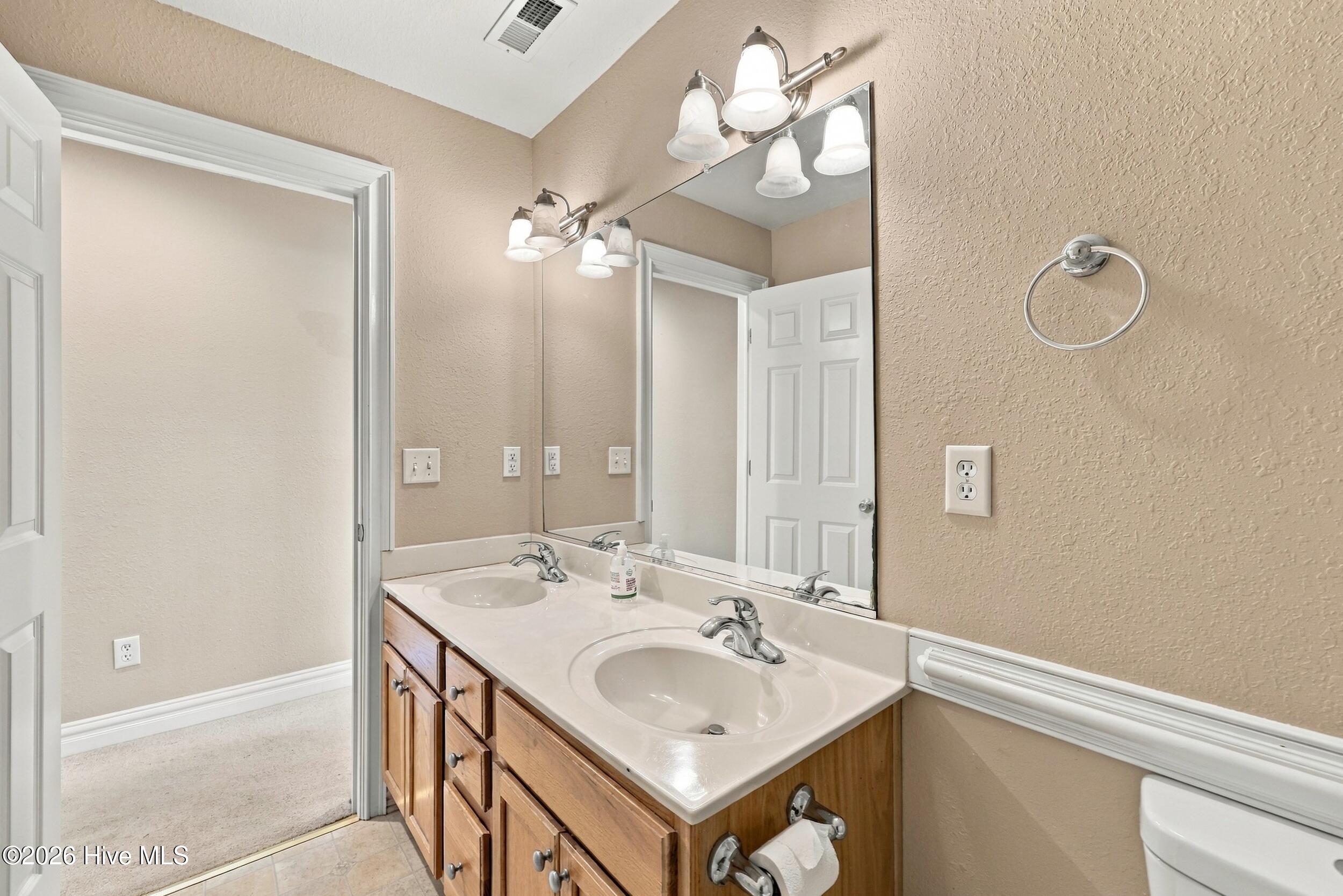 124 Camden Avenue Property Photo 39