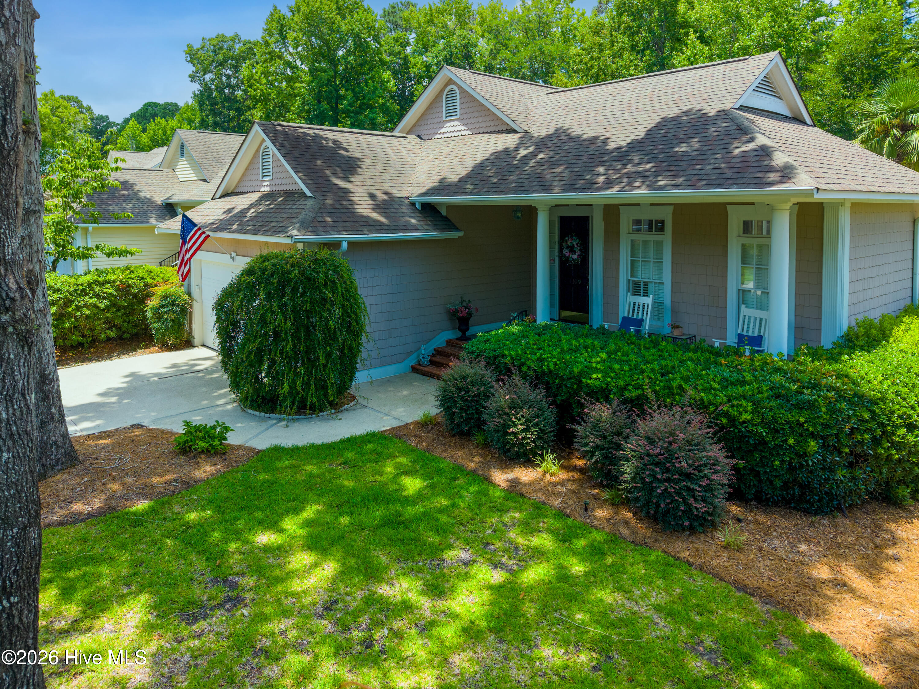1109 Congressional Lane Property Photo 2