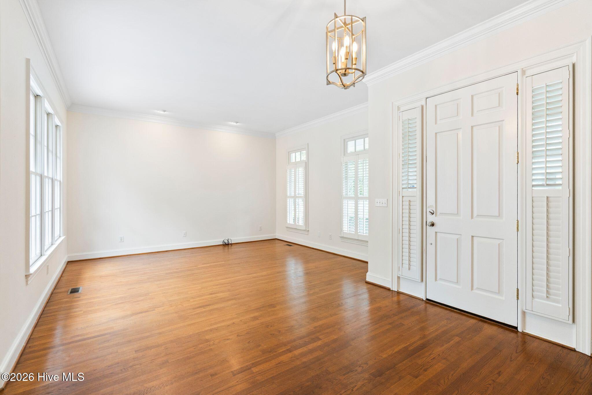 1109 Congressional Lane Property Photo 22