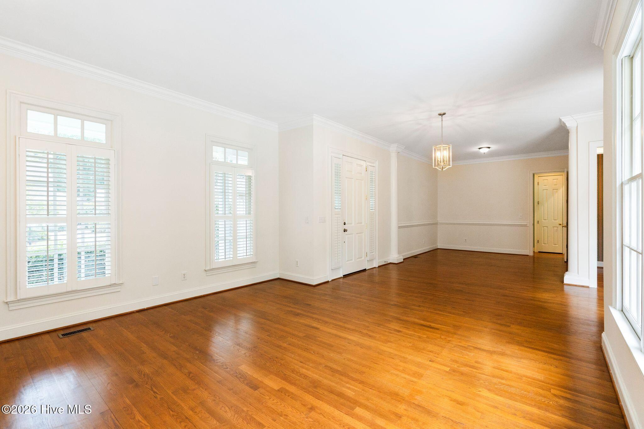 1109 Congressional Lane Property Photo 25