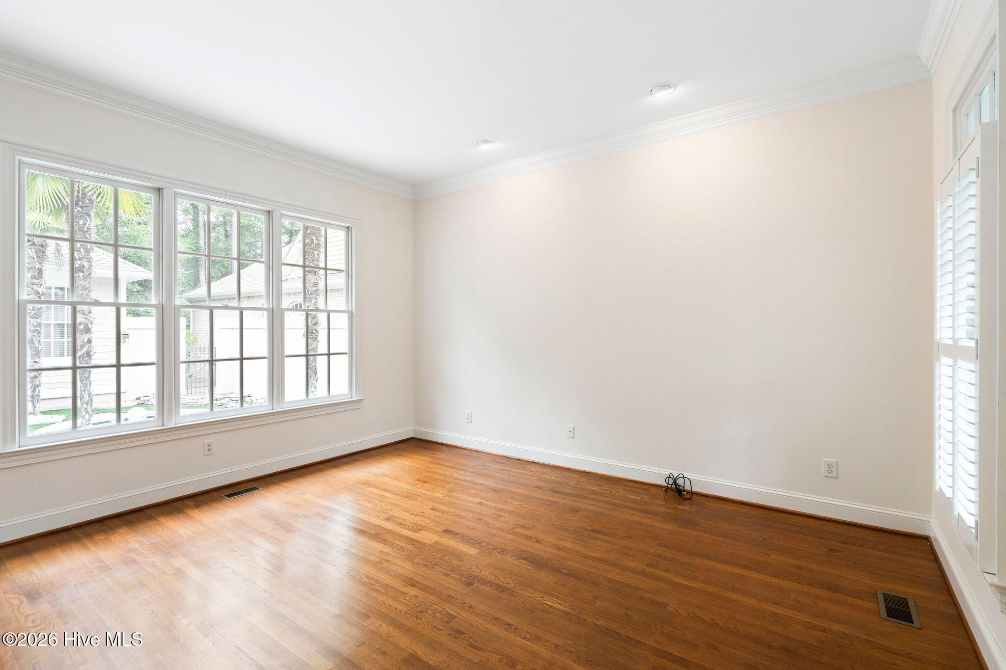 1109 Congressional Lane Property Photo 27