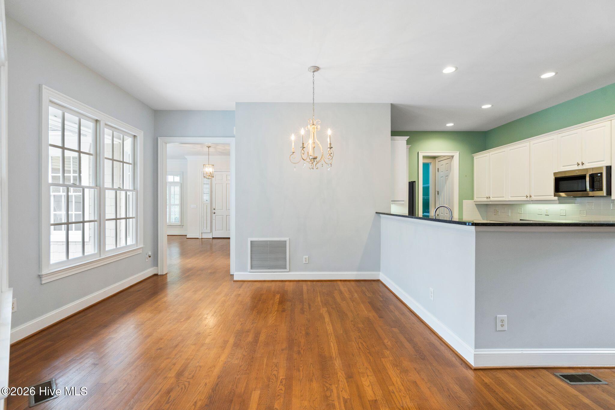 1109 Congressional Lane Property Photo 32
