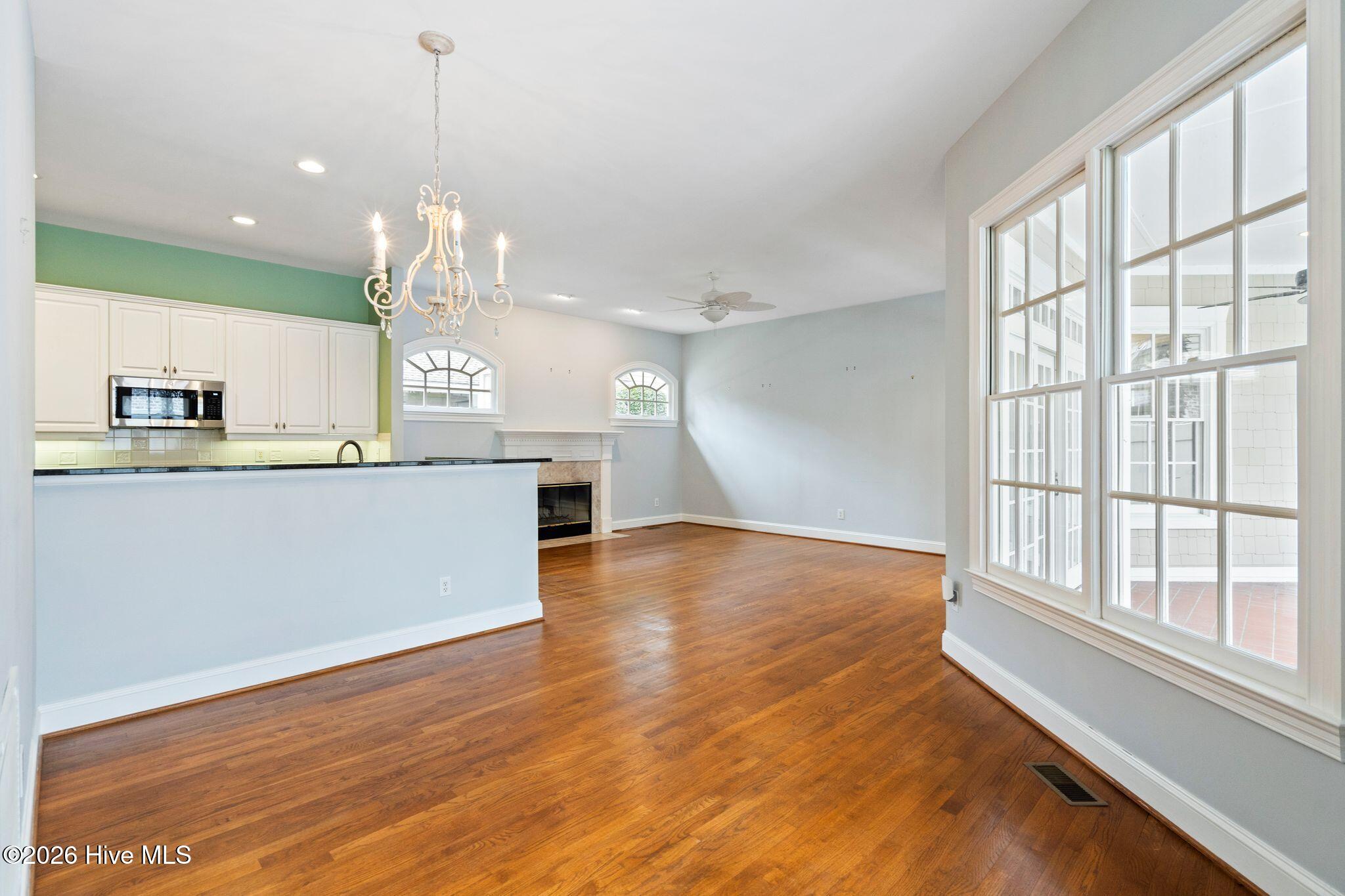 1109 Congressional Lane Property Photo 33