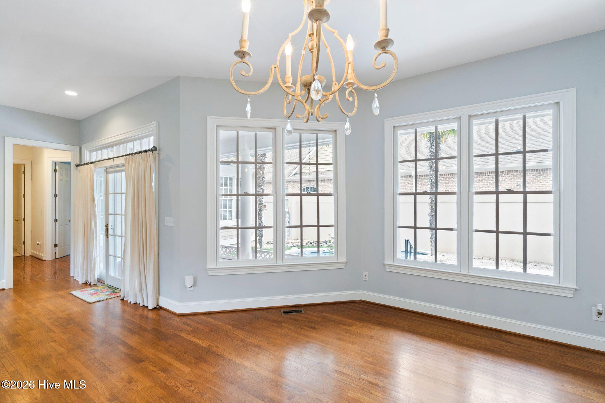 1109 Congressional Lane Property Photo 34