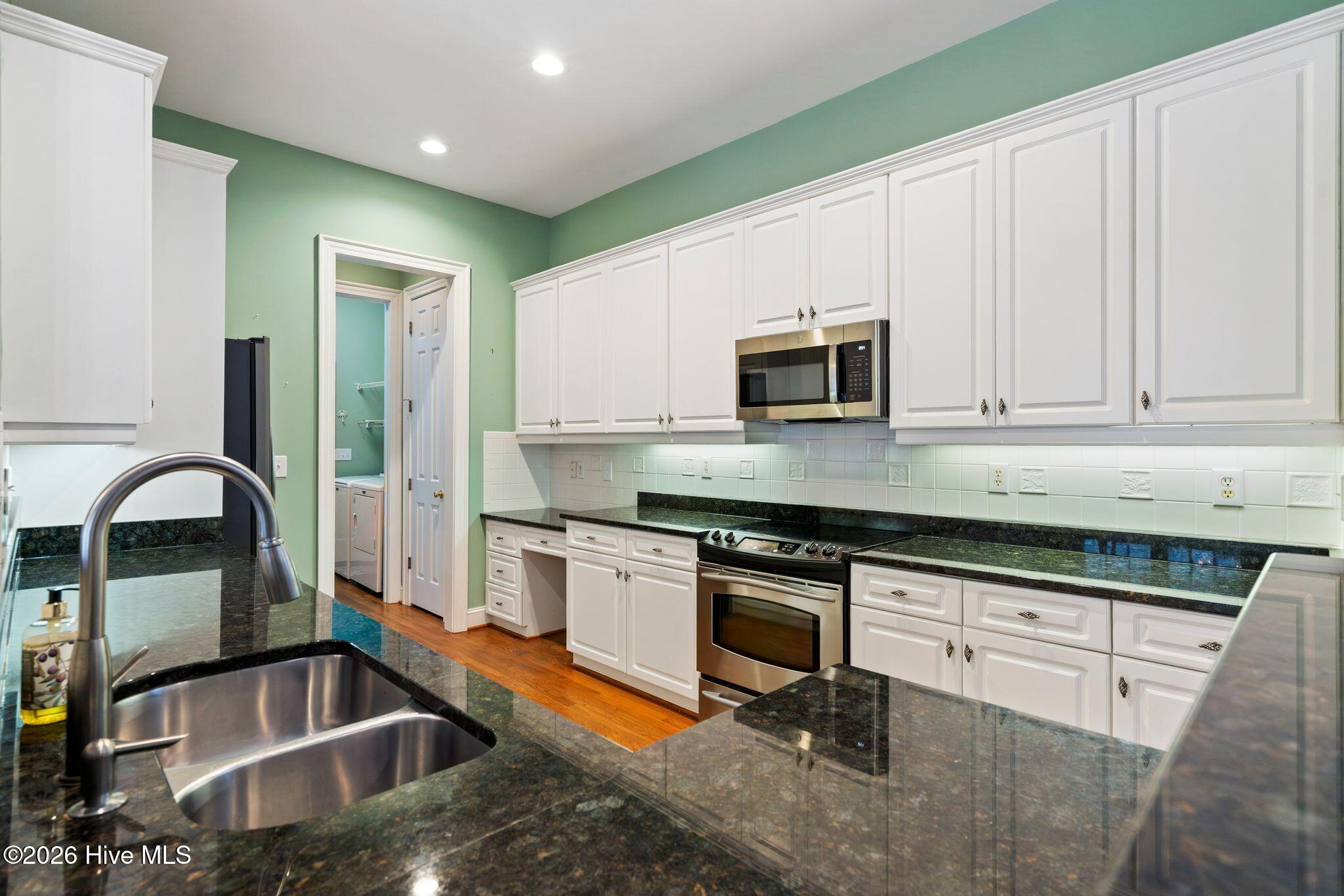 1109 Congressional Lane Property Photo 39