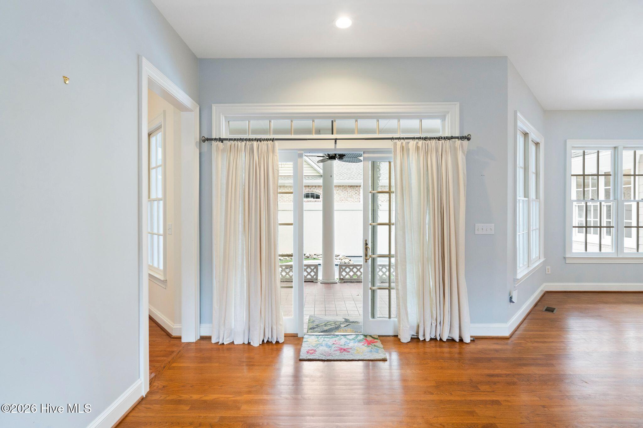 1109 Congressional Lane Property Photo 48
