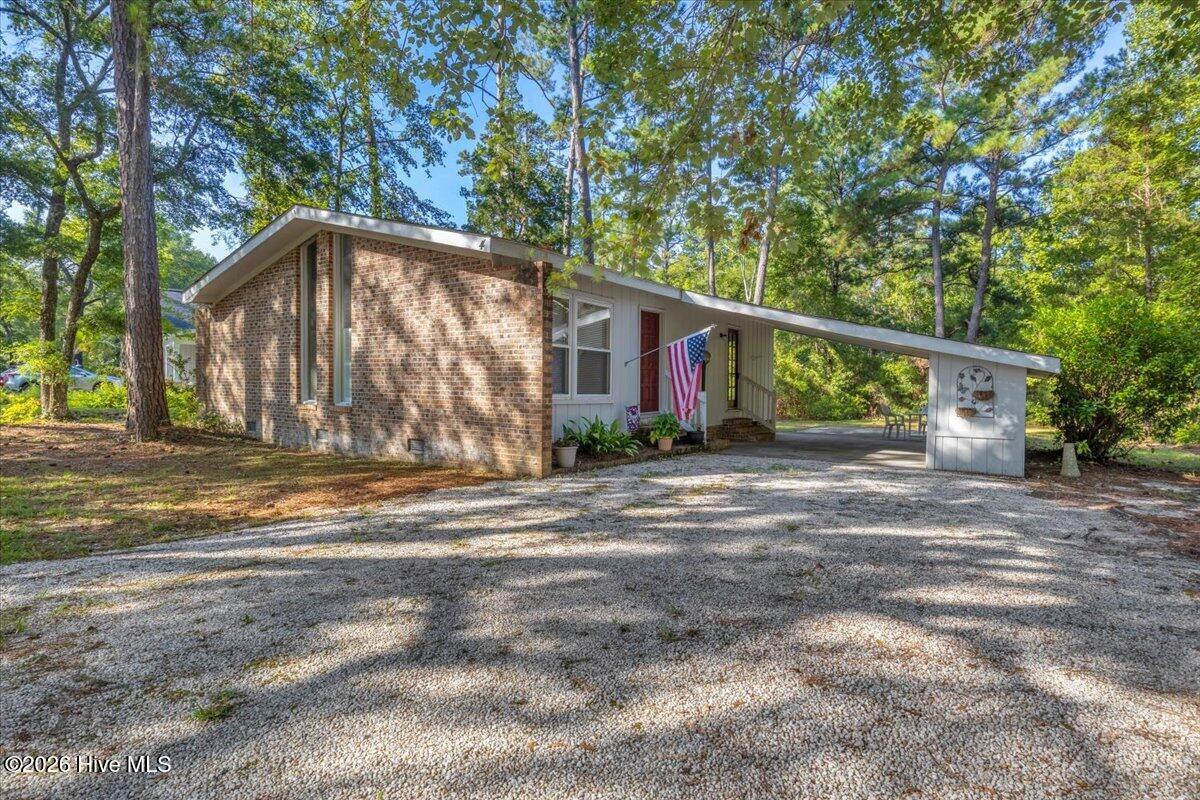 4 Lakeview Court Property Photo 1