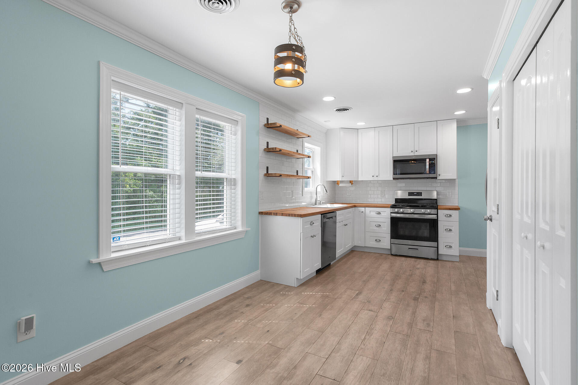 2017 Burnett Boulevard Property Photo 9