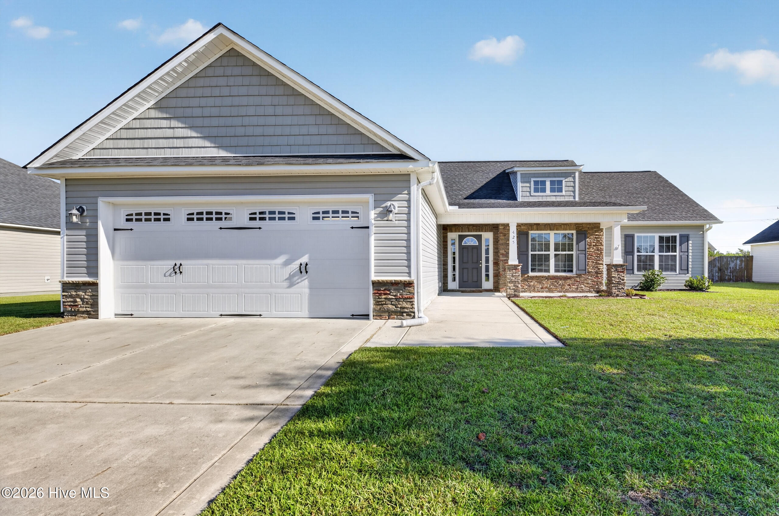 425 Meadowlark Drive Property Photo 3