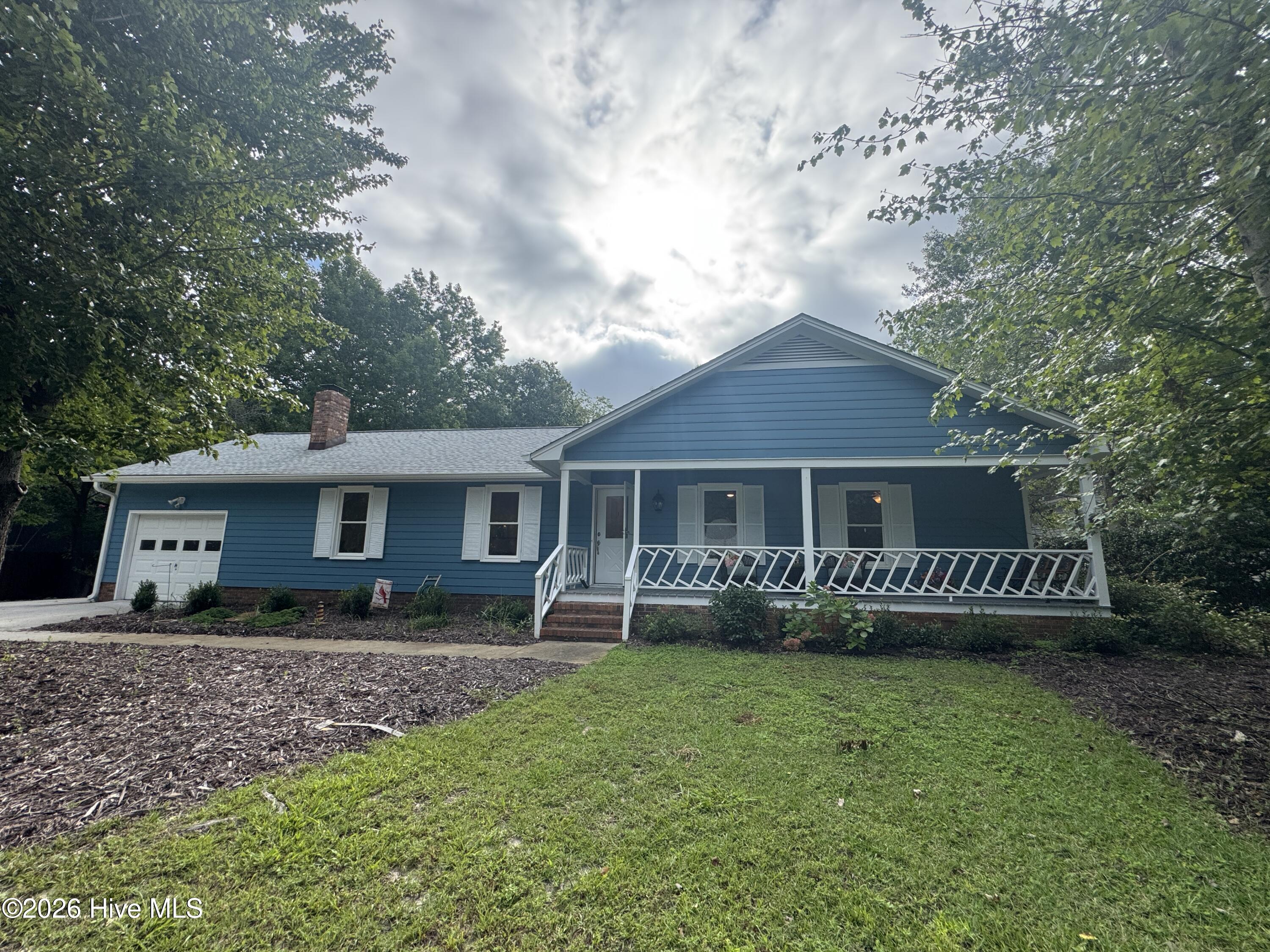 542 Aquarius Drive Property Photo 1