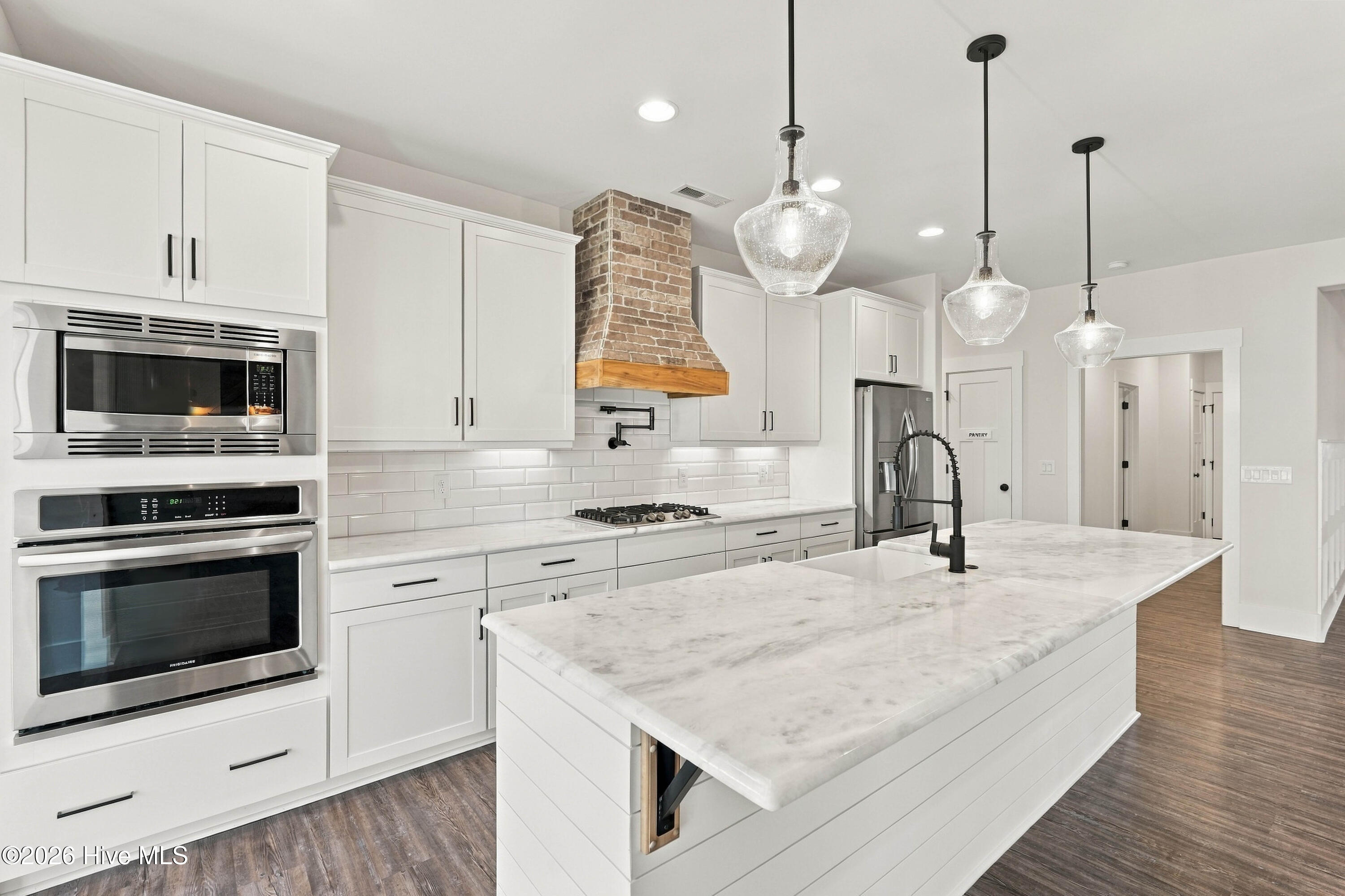 11 Lemongrass Court Property Photo 19