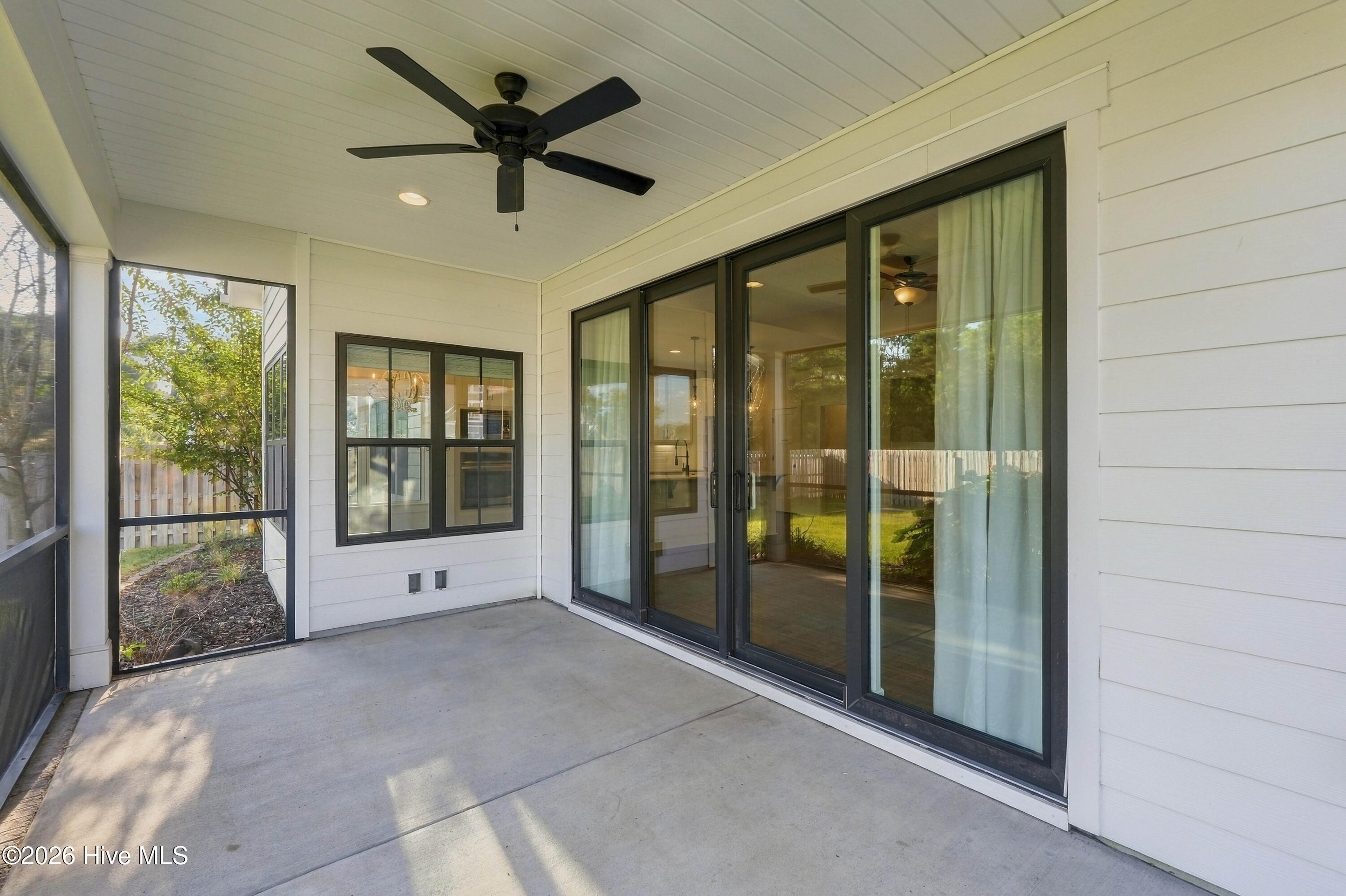 11 Lemongrass Court Property Photo 45