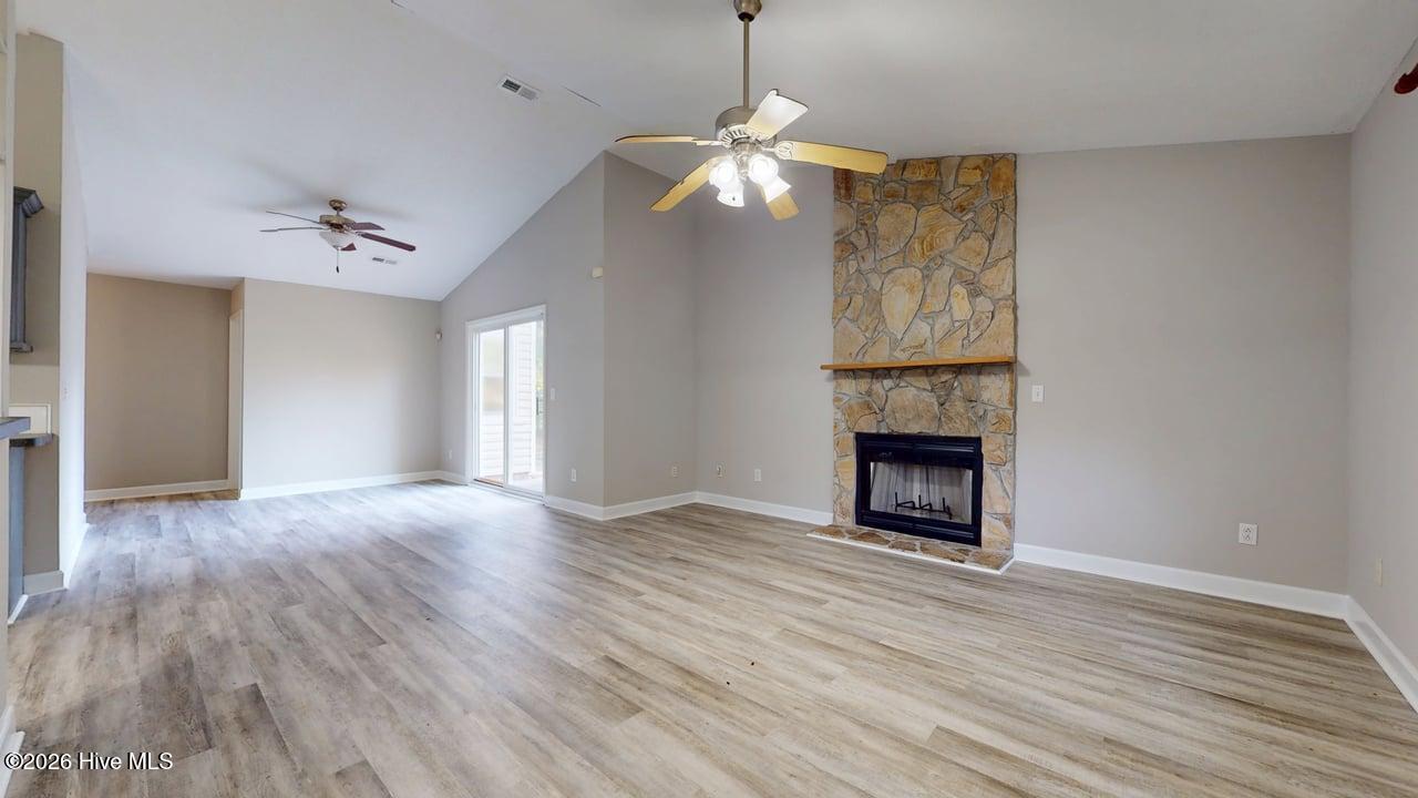 105 Spring Drive Property Photo 4