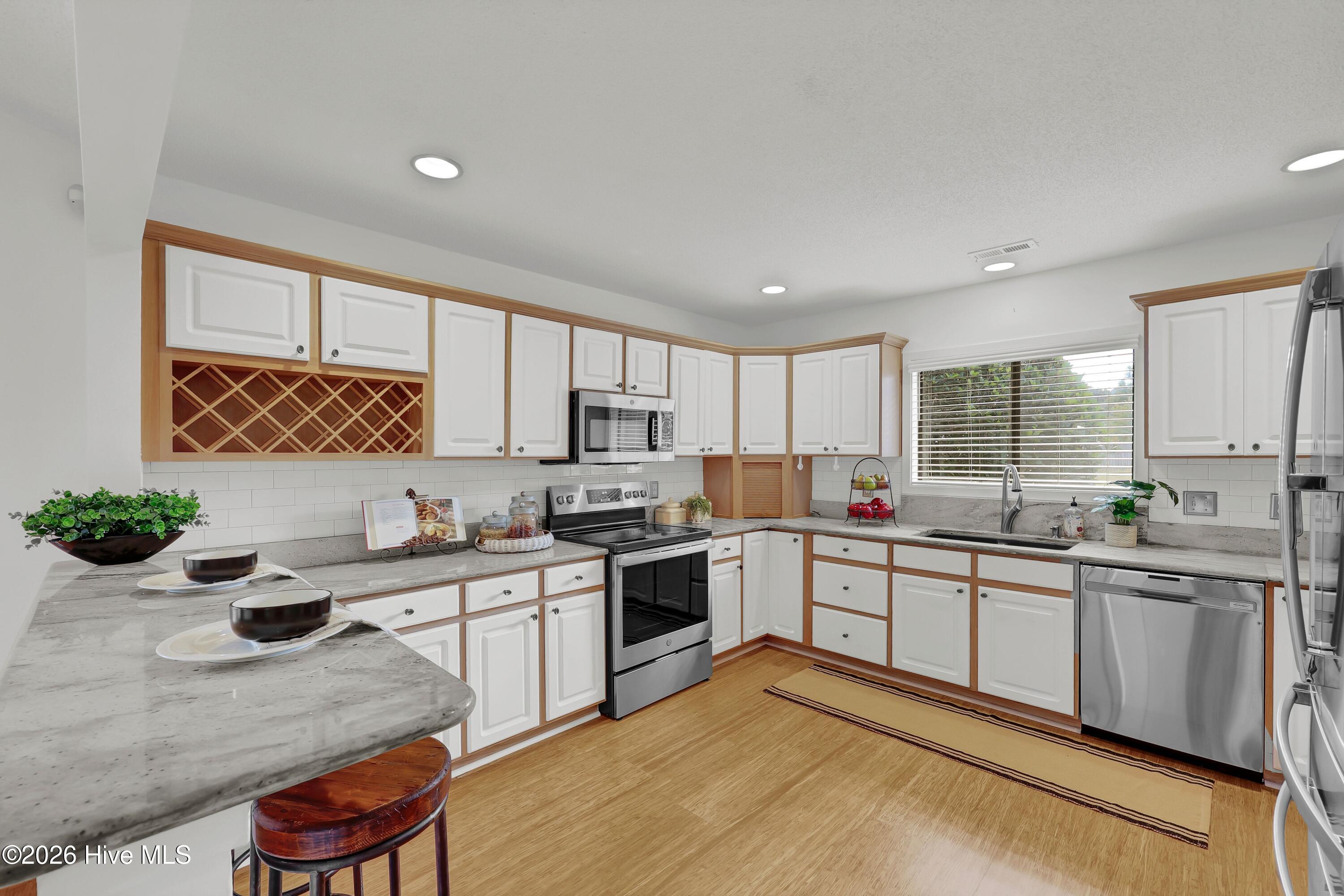 7213 Islamerta Place Property Photo 5