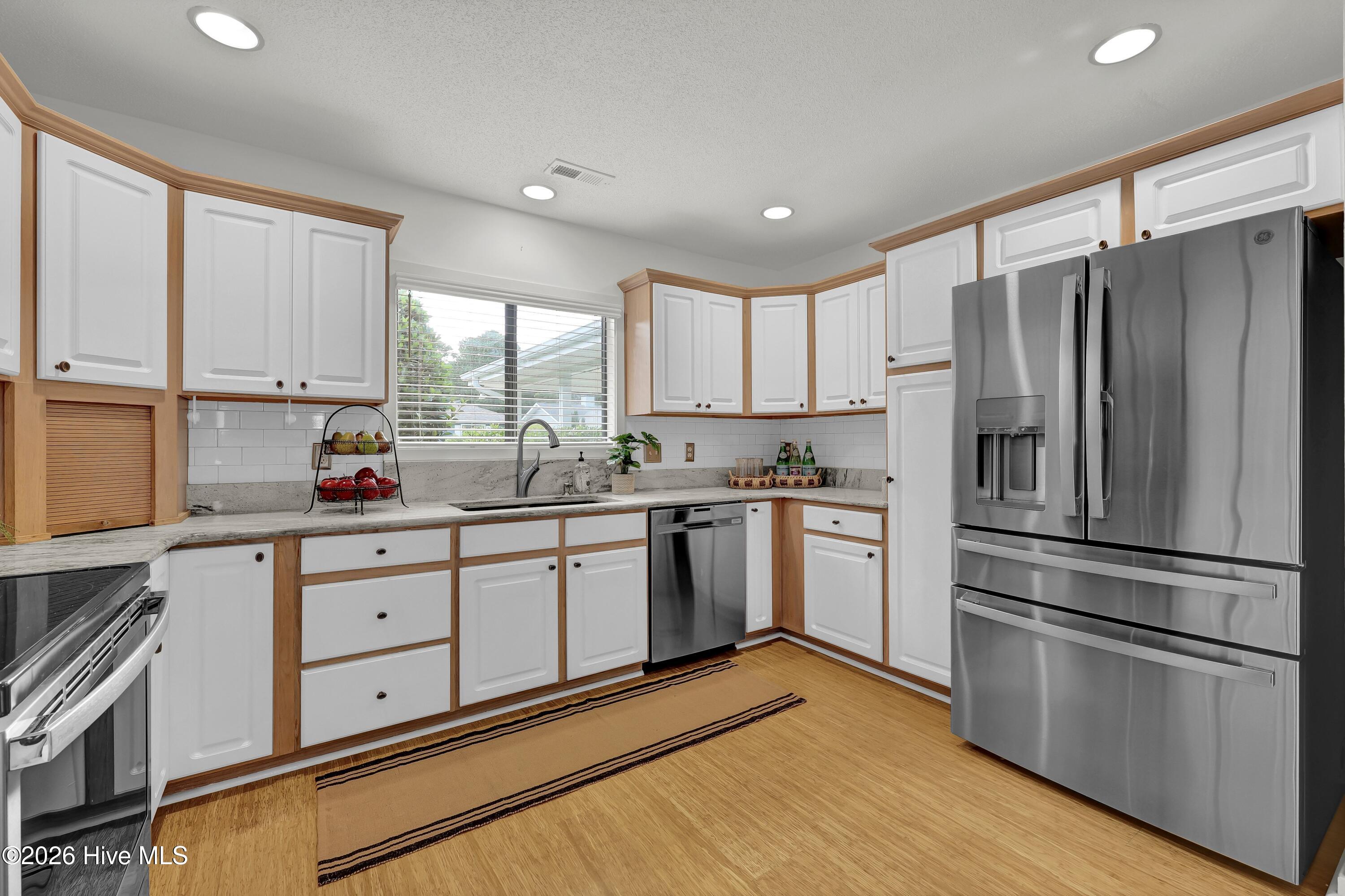 7213 Islamerta Place Property Photo 6
