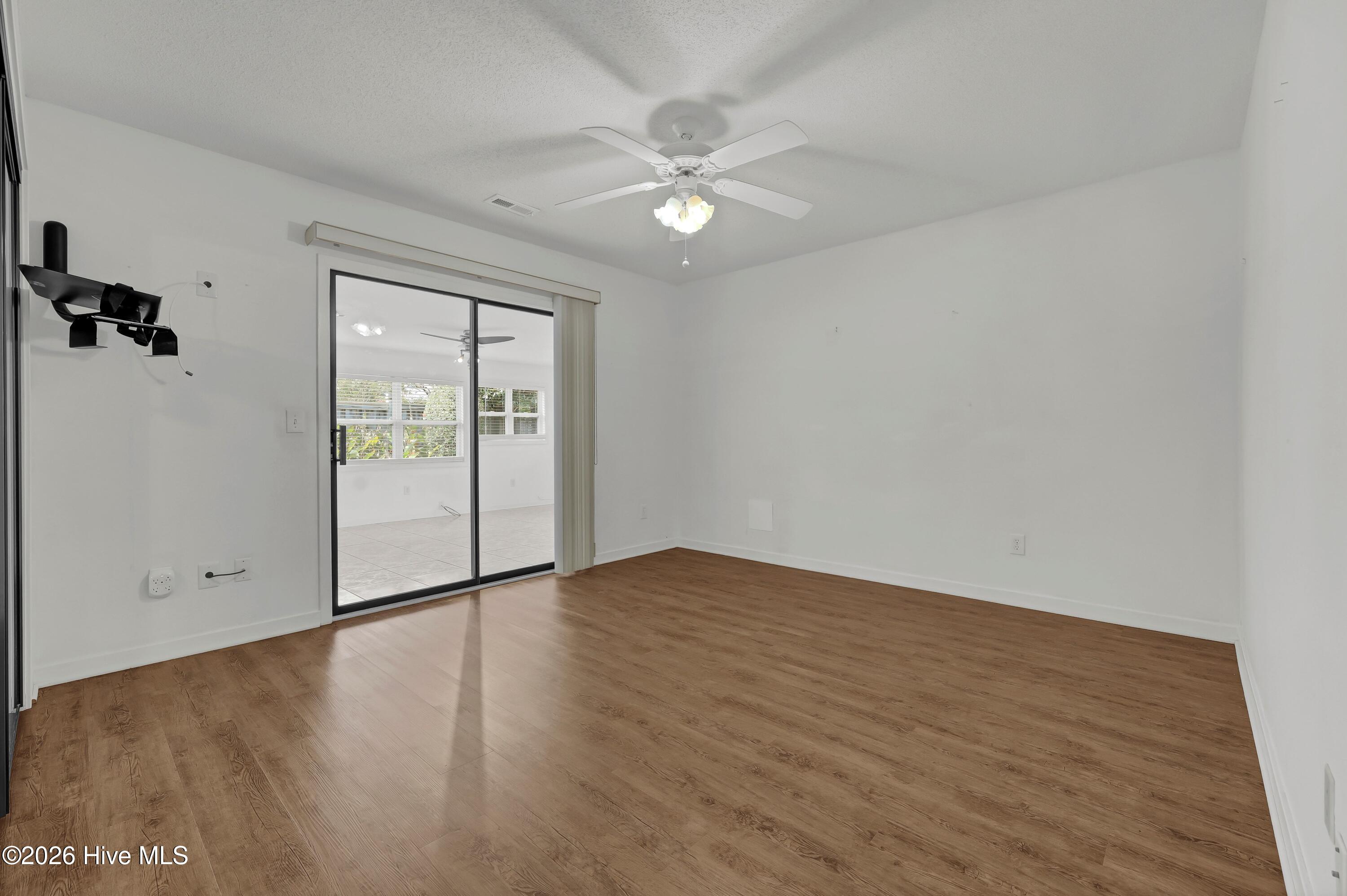 7213 Islamerta Place Property Photo 19