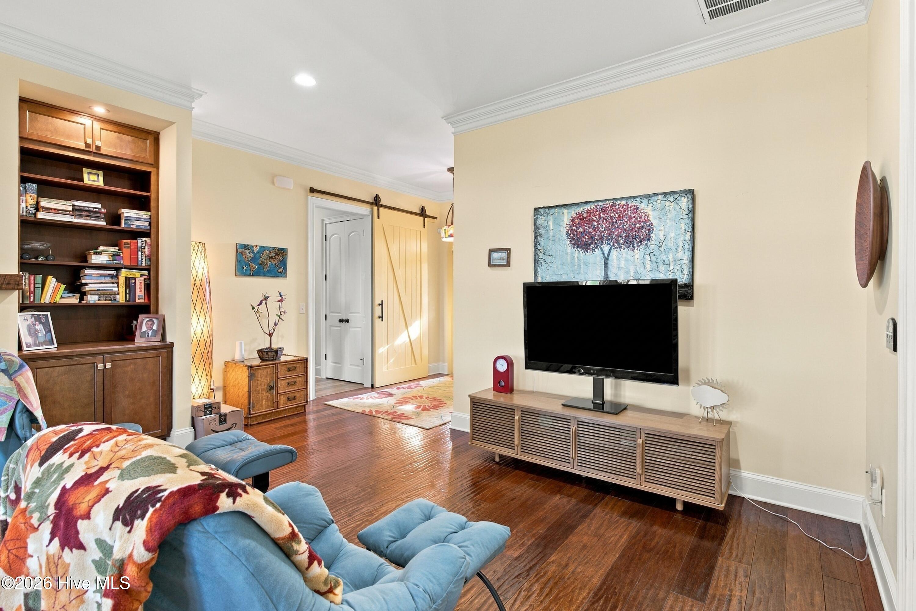 1018 Golden Sands Way Property Photo 8
