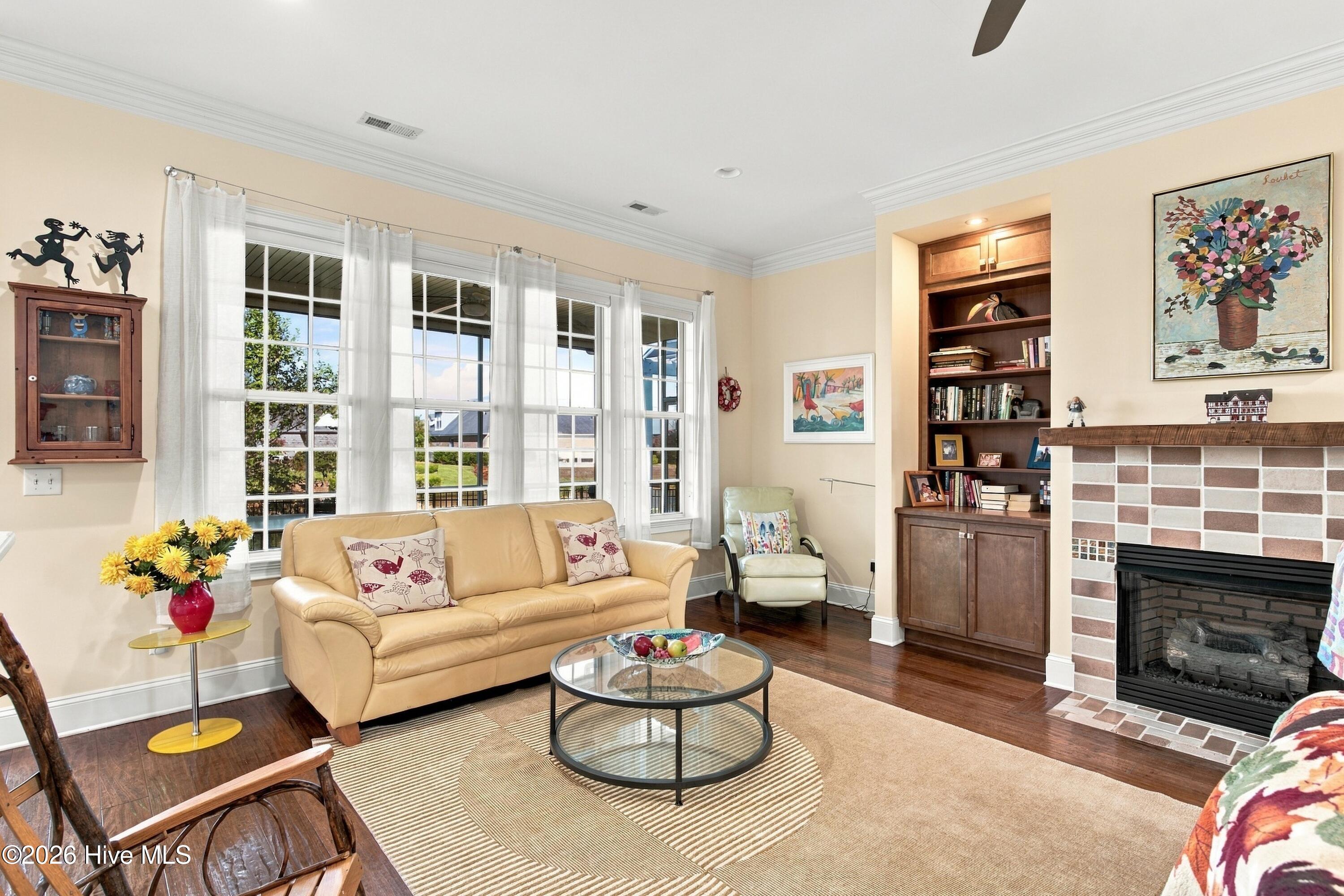 1018 Golden Sands Way Property Photo 10