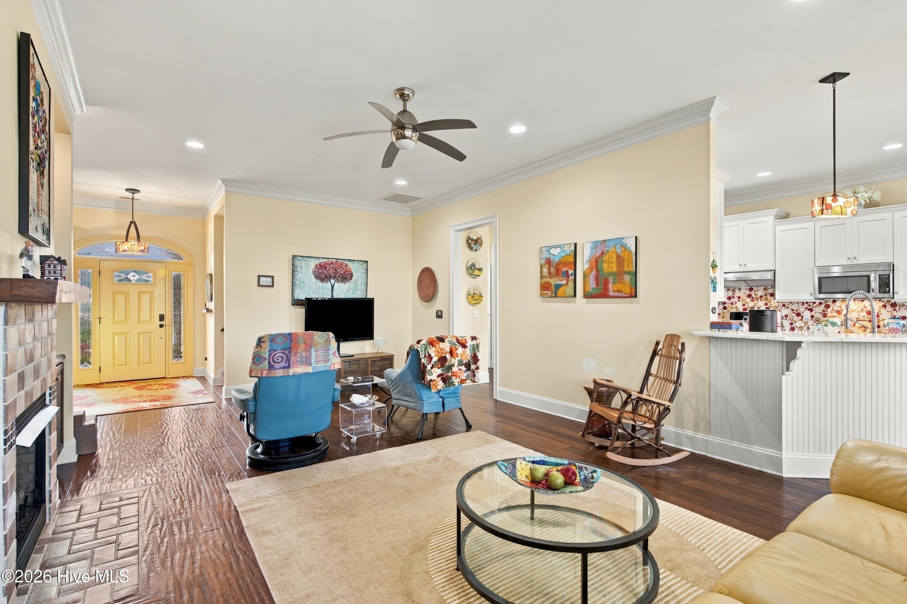 1018 Golden Sands Way Property Photo 12