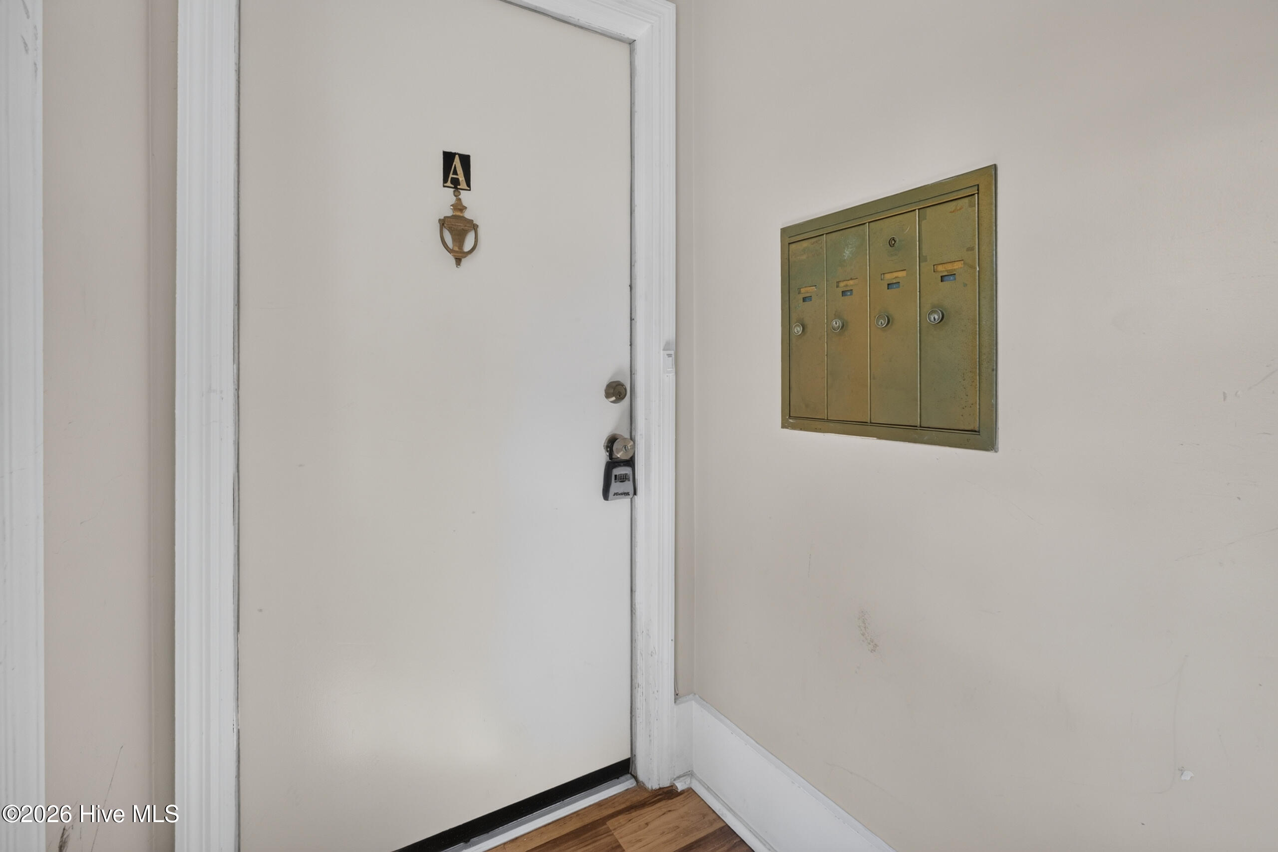 1010 Carriage Drive Apt A Property Photo 5