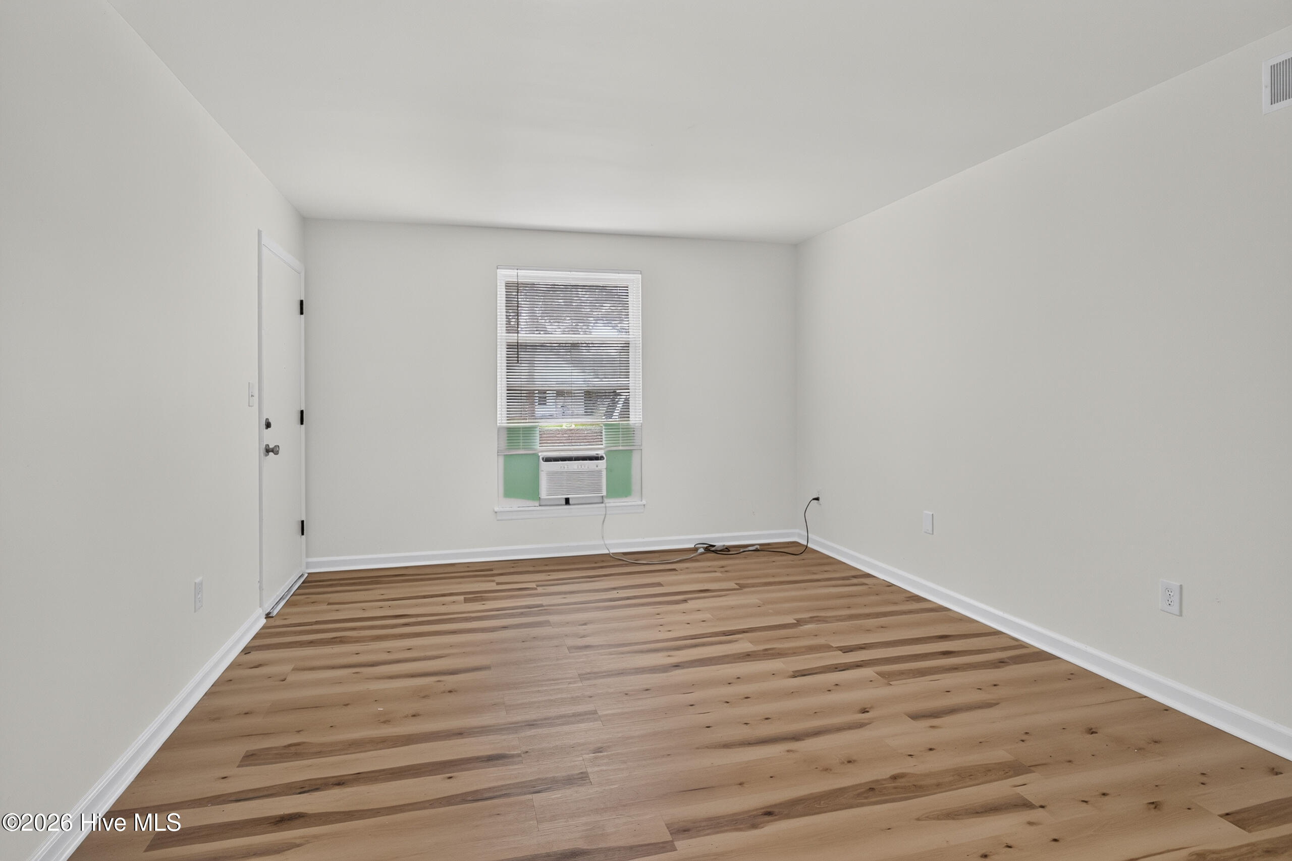 1010 Carriage Drive Apt A Property Photo 6