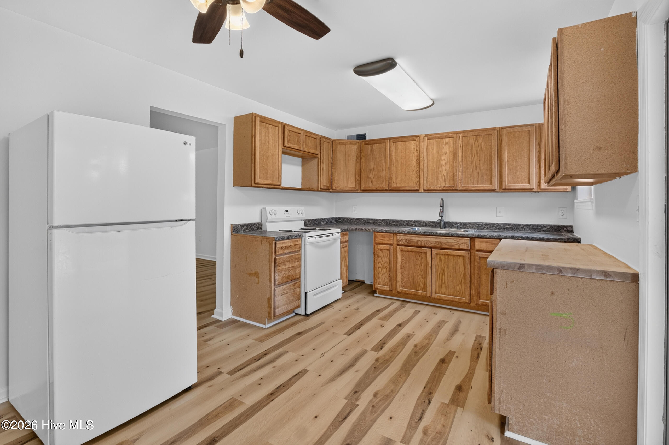 1010 Carriage Drive Apt A Property Photo 8
